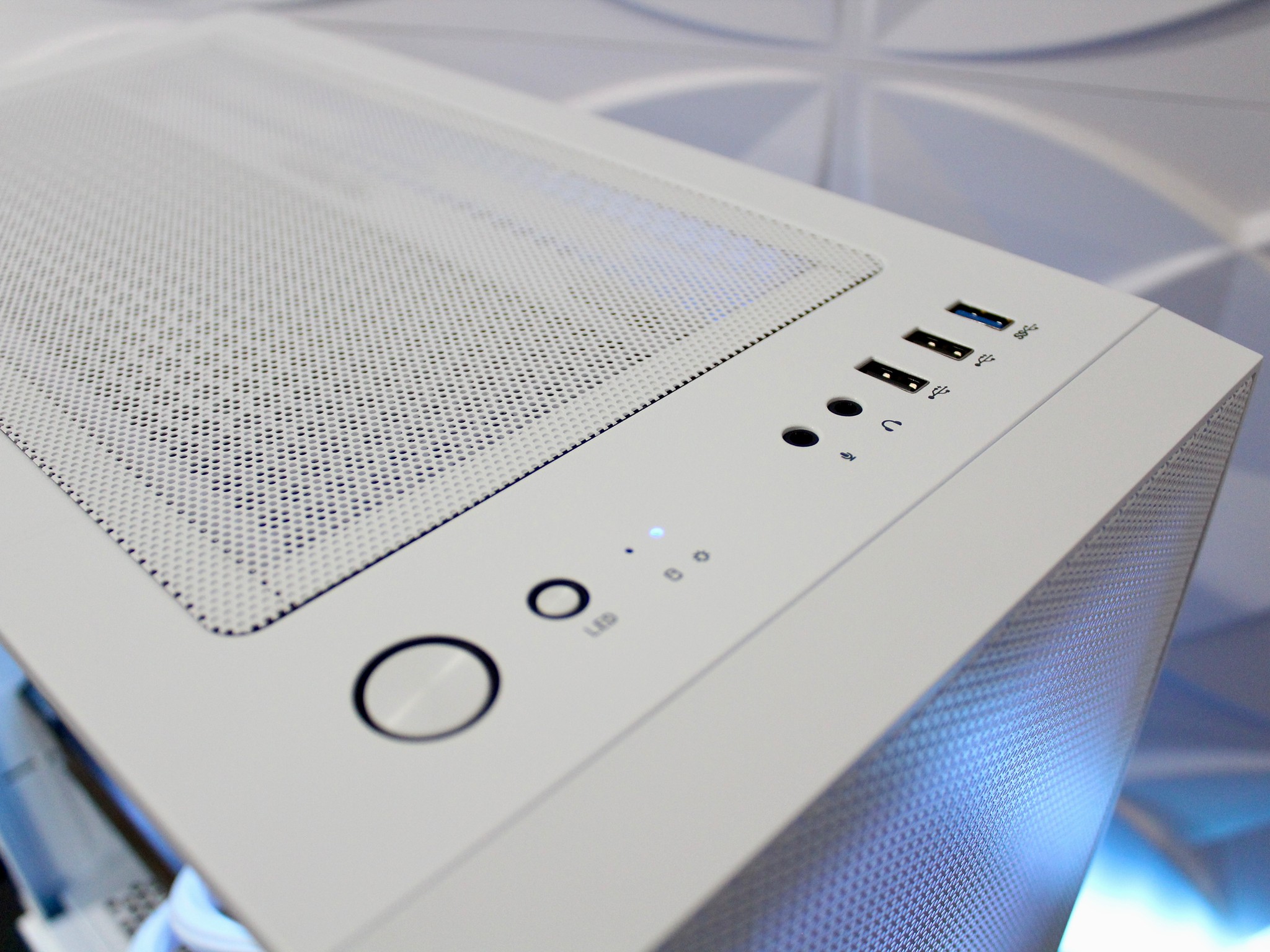 ⚫️ The Domino ⚪️ | Ryzen 7 5800X | 6700XT 12GB | 1TB M.2 Gen4 | 32GB DDR4 | W11 + WiFi |