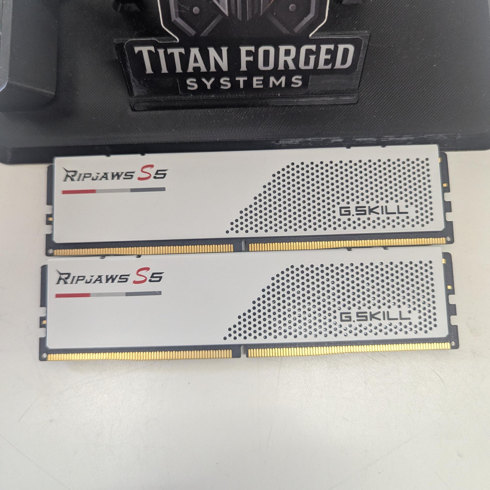 🧠 32GB 5600MHz WHITE Ripjaws S5 | G.Skill DDR5 Kit