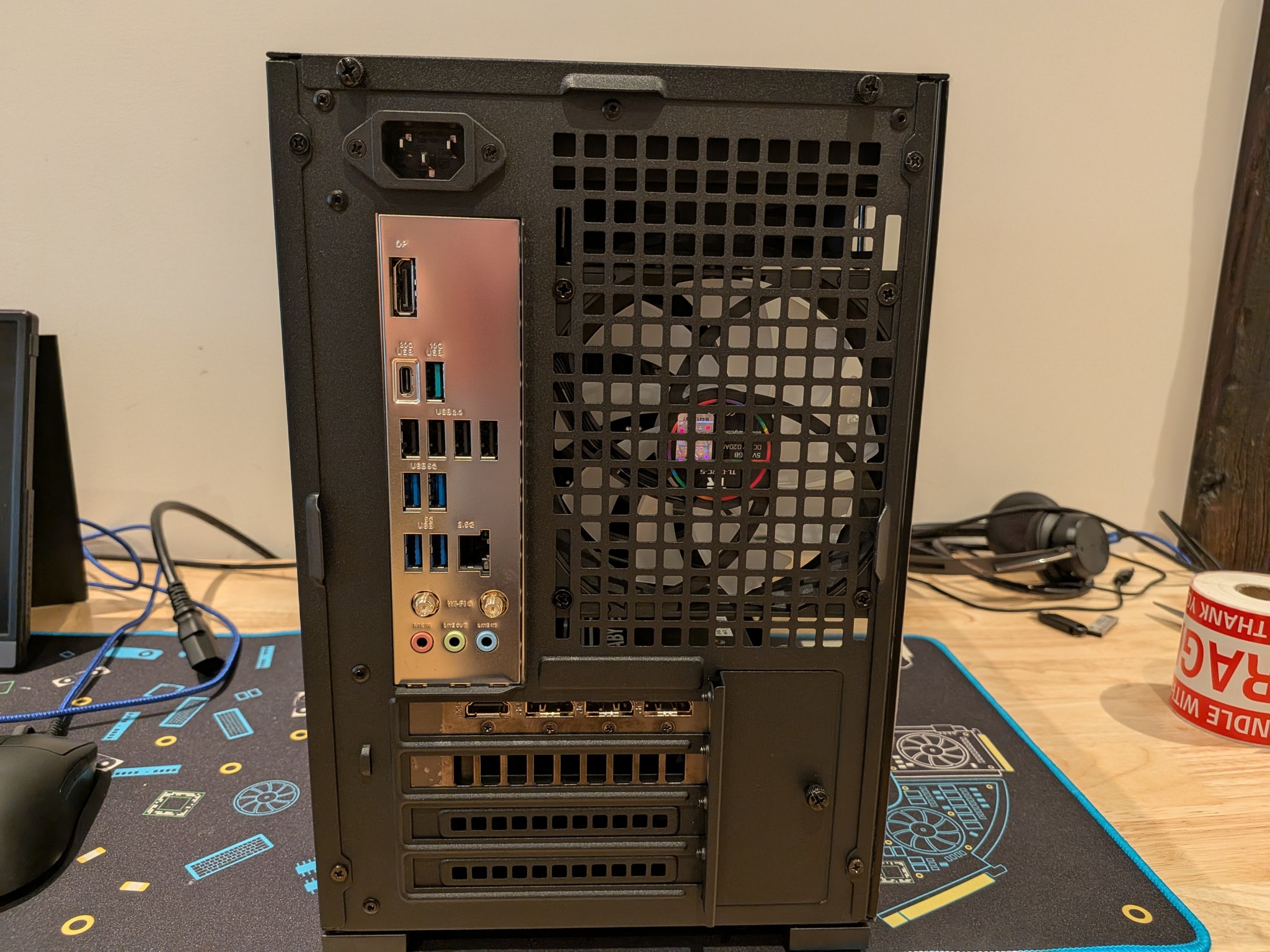 4K Powerhouse - RTX 5070 Ti, Core Ultra 7 265F, 32 GB DDR5, 1 TB Gen 4 NVME, Liquid Cooled, RGB