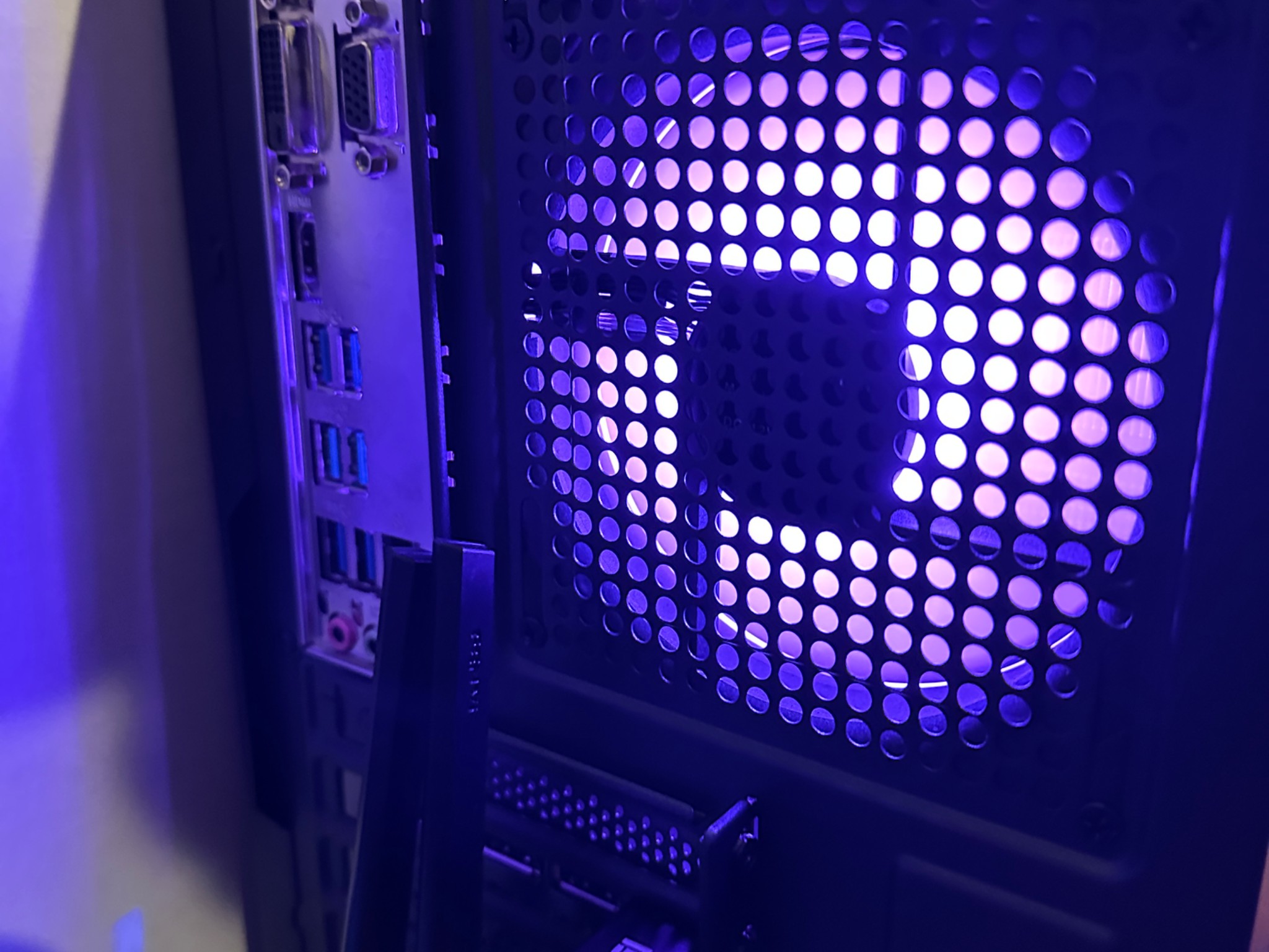 RTX 5060 | Ryzen 5 3600 | 16GB DDR4 | 1TB SSD | Win 11 | Office 2024 | WiFi + BT | Custom Gaming PC