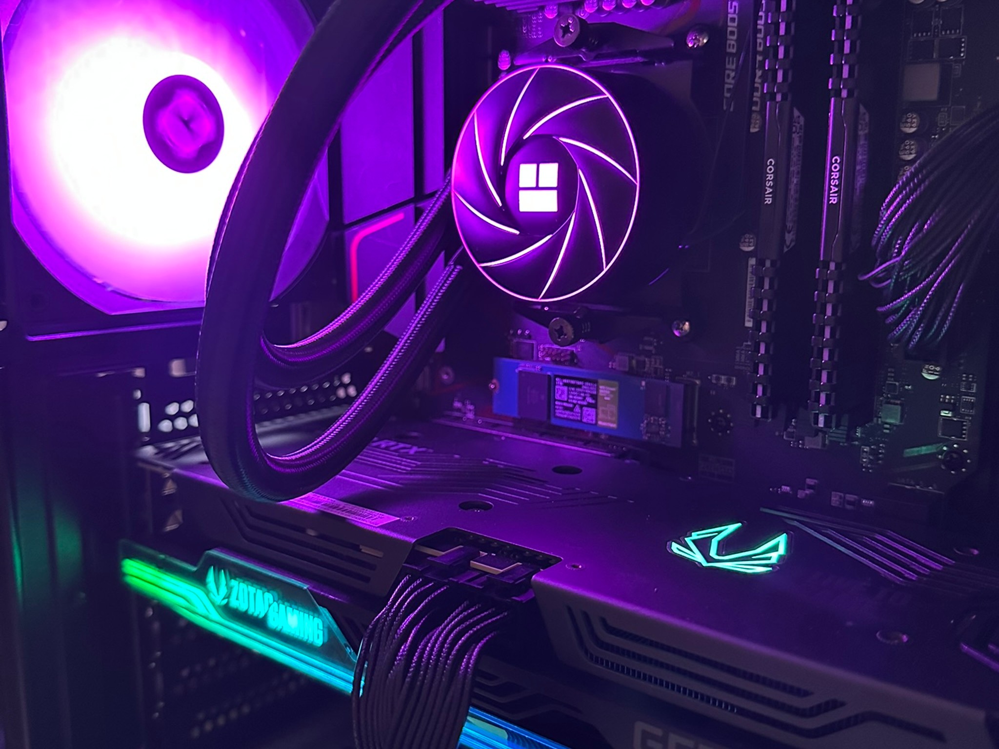 Ryzen 7 3800X / RTX 3070 Ti / 1TB NVME / 32GB RAM