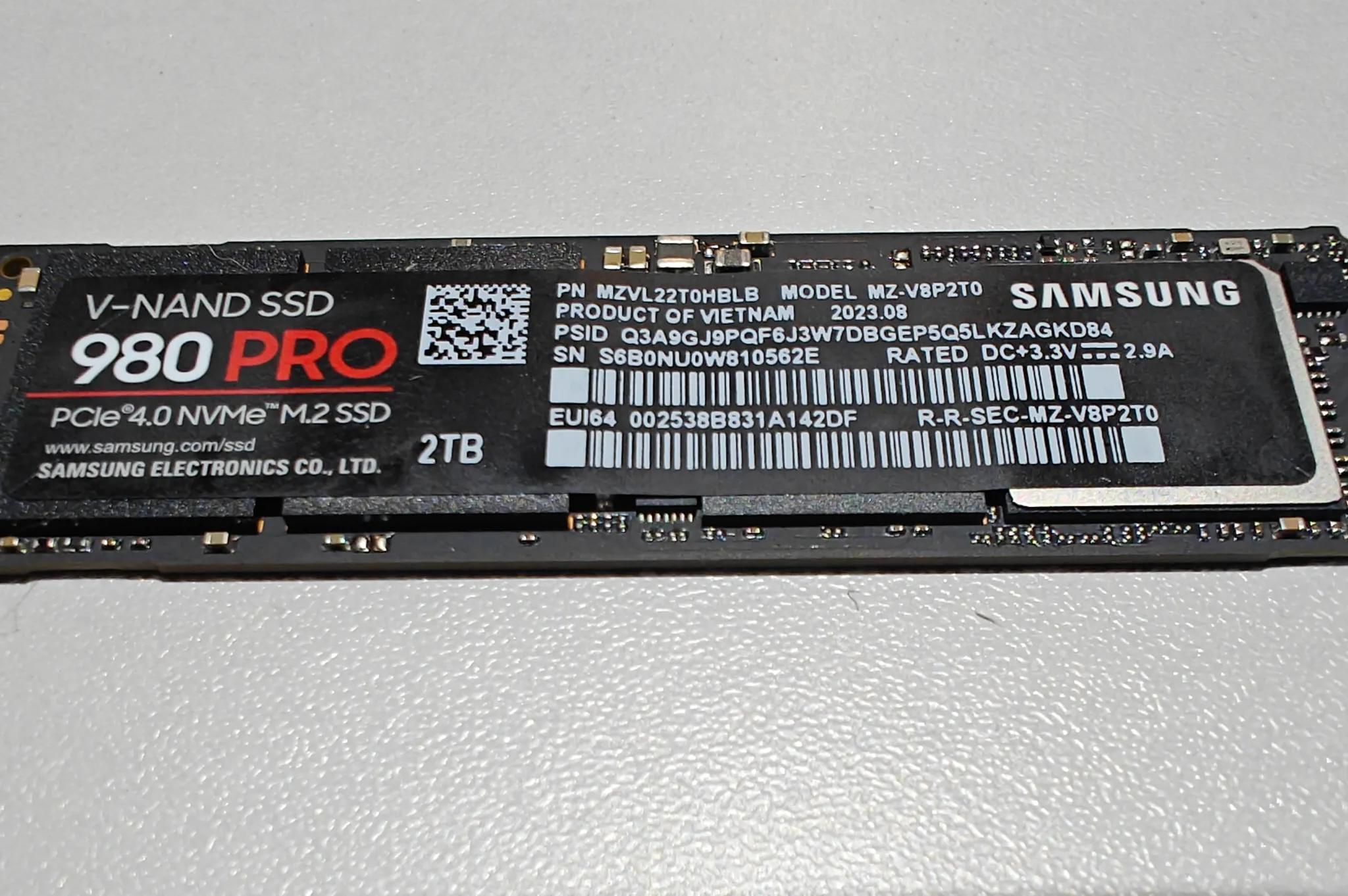 Samsung 980 PRO 2TB PCIE 4.0 x 4 NVMe Gen4 M.2 SSD MZ-V8P2T0 7,000MB/s