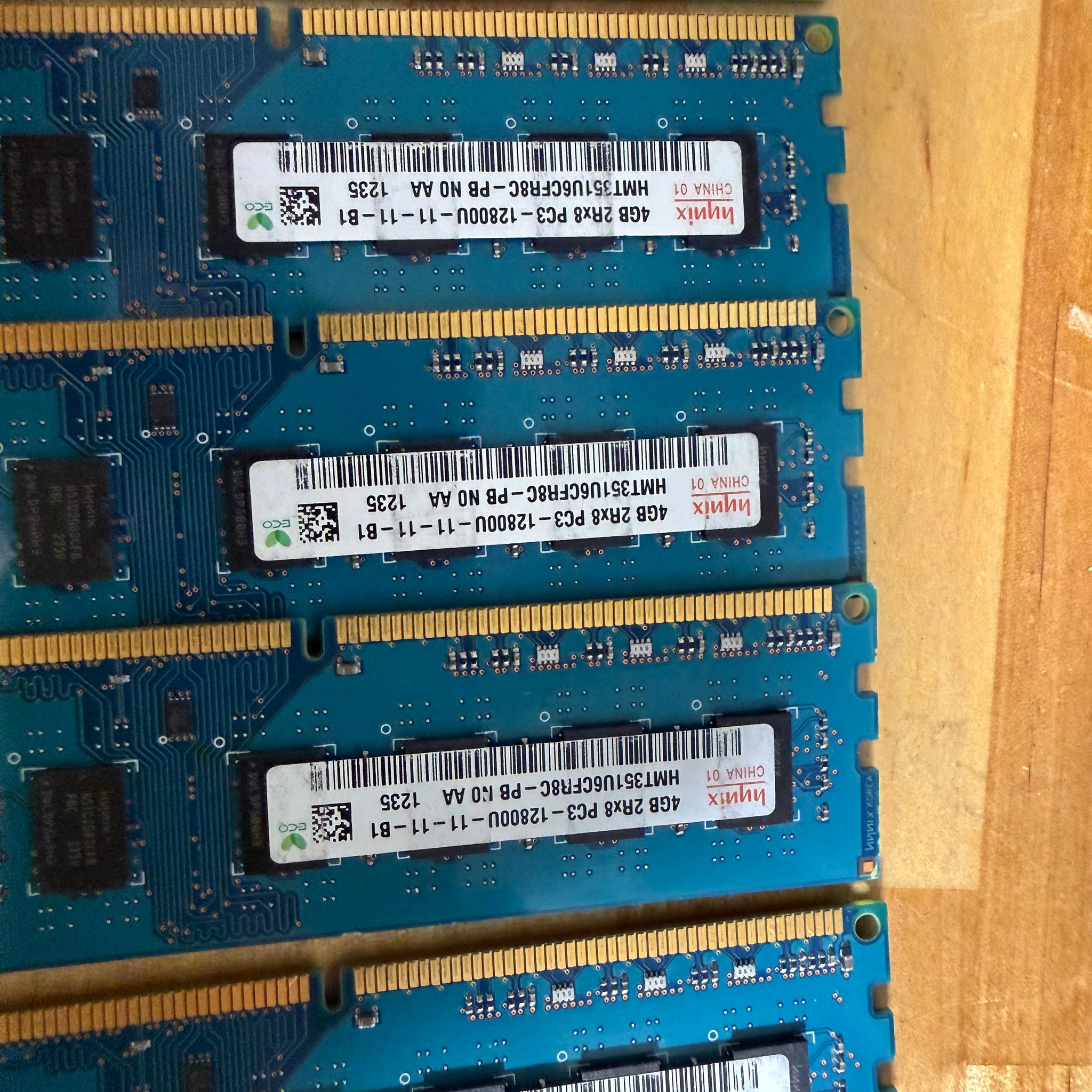Huge LOT of DDR3 DIMMMs (66GB total, mostly 4GB sticks with a few 2 GB in there) look at photos