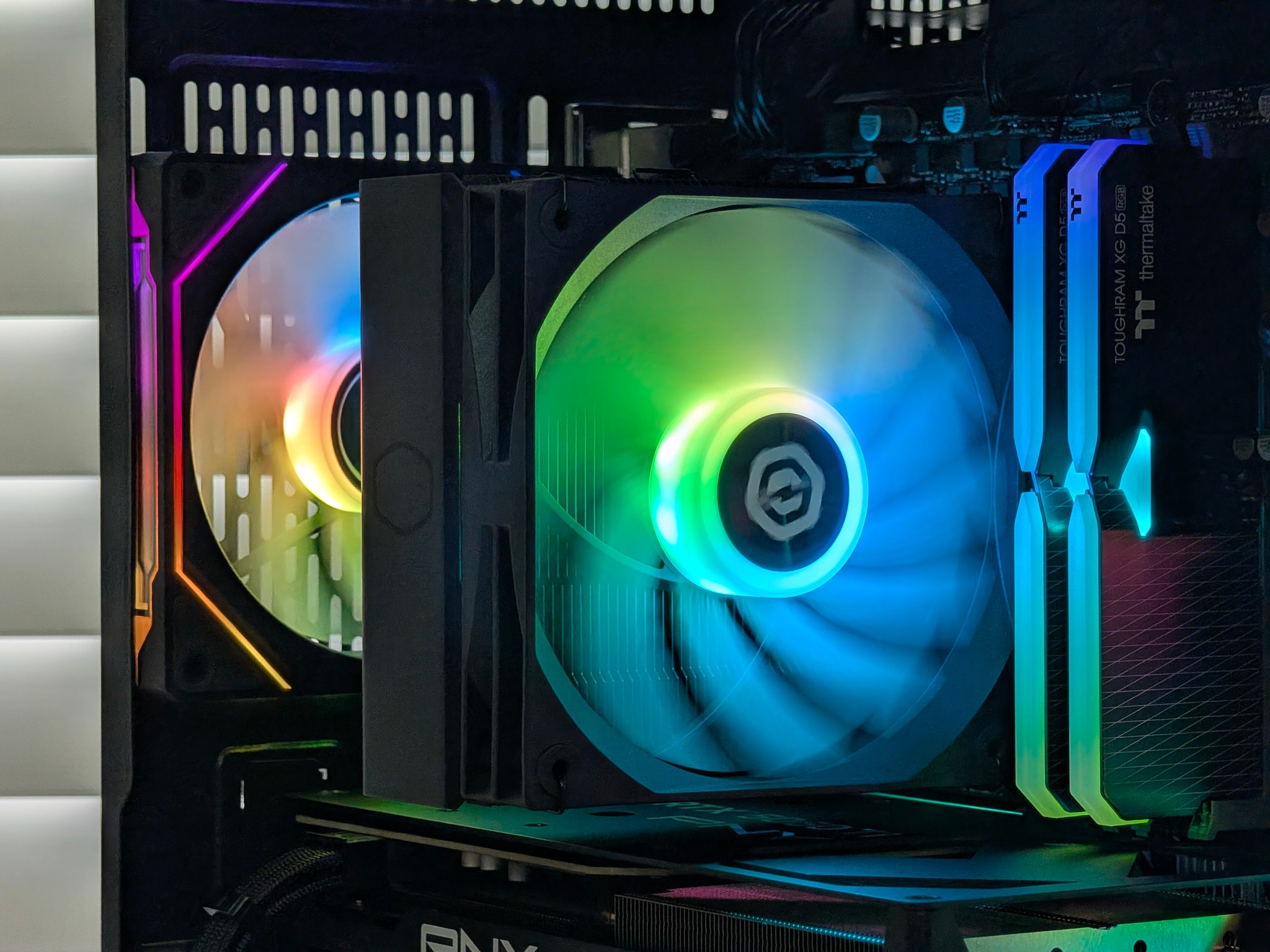 🌈🖤Intel i7-14700F | RTX 5060 Ti 16GB | 32GB DDR5 | Gaming PC🖤🌈