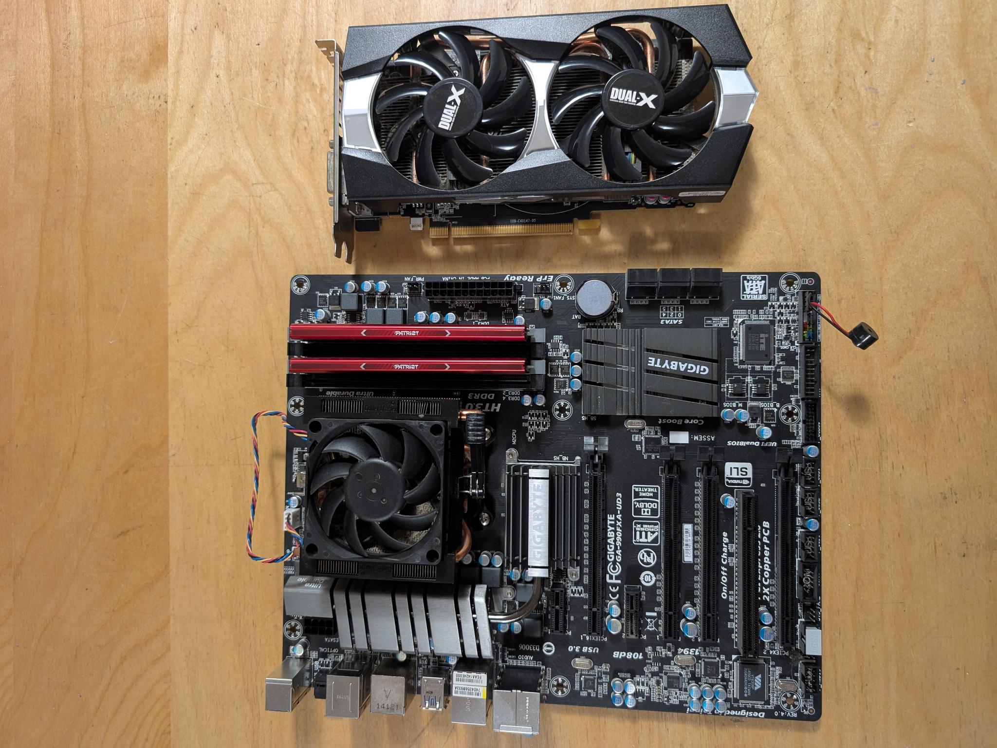 Gigabyte 990FXA-UD3 / AMD FX8320 / 16GB DDR3 / R9 270x 4GB