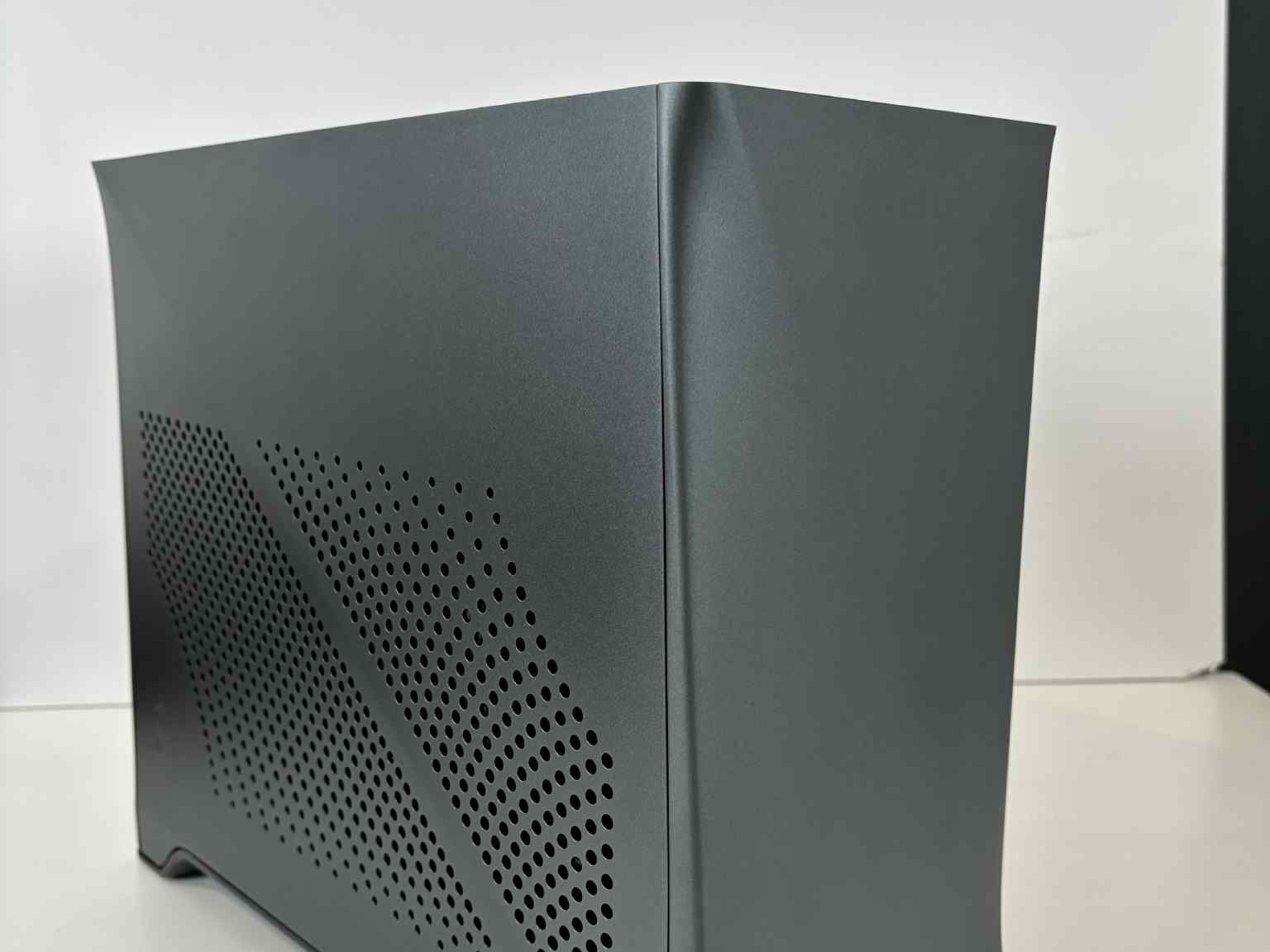 1440P/4k Compact Era2 ITX Build with 7800x3d and 5070 TI
