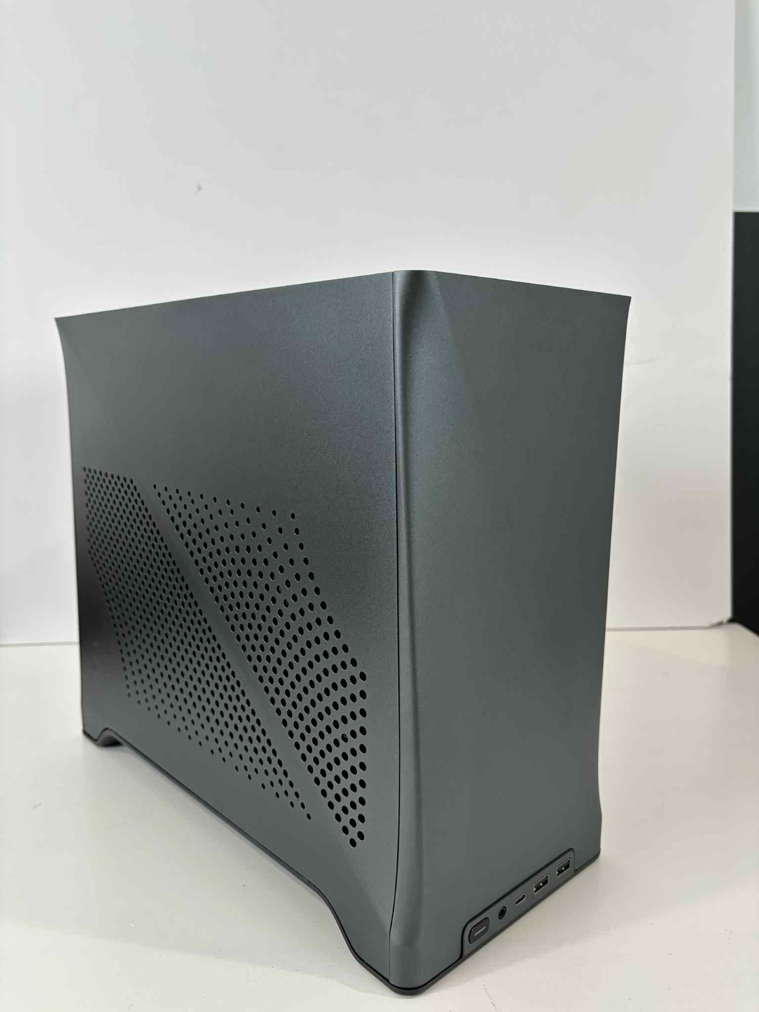 1440P/4k Compact Era2 ITX Build with 7800x3d and 5070 TI