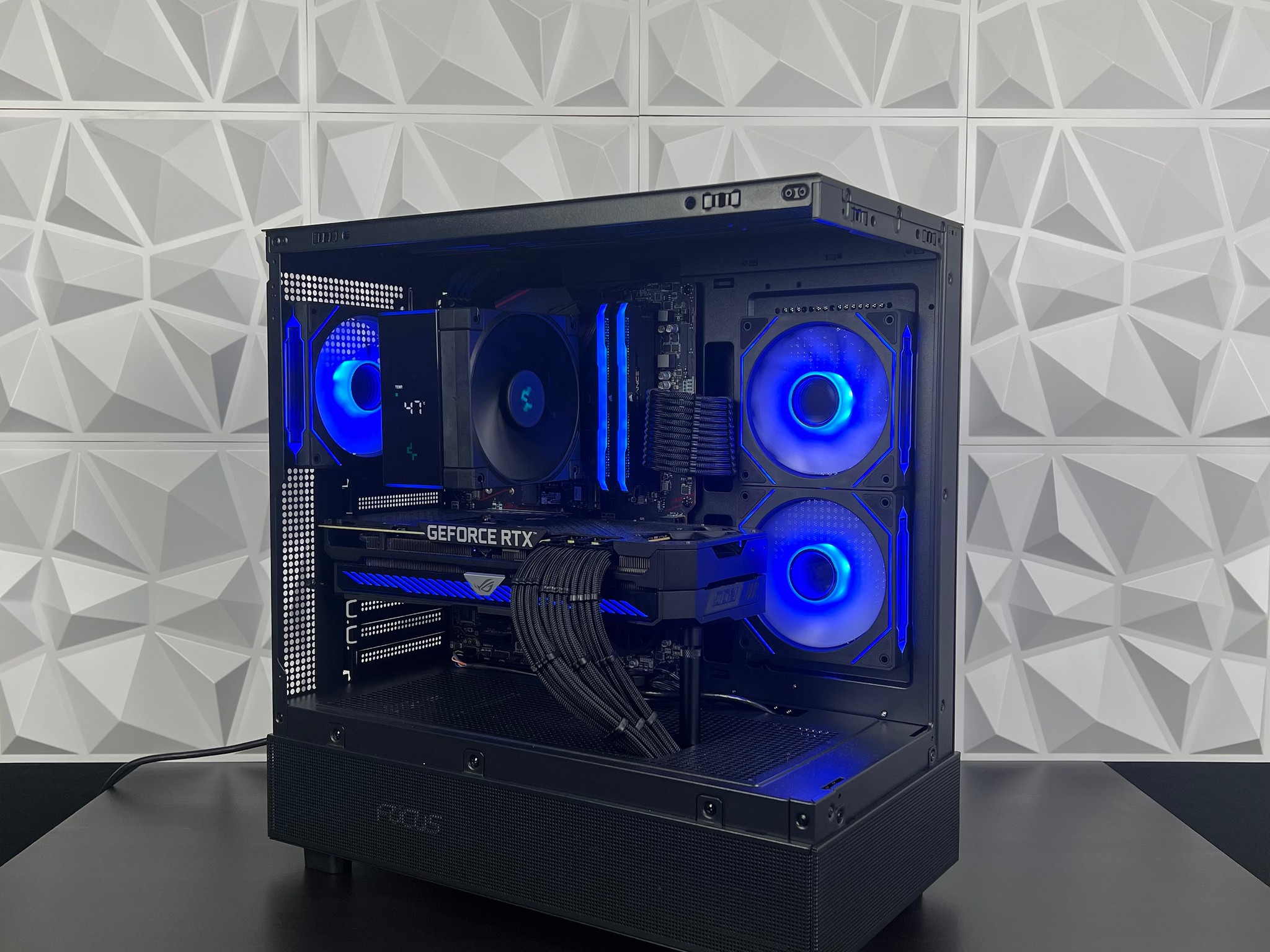 Nightwing | Gaming/Streaming PC | Ryzen 7 5800x, RTX 3080, 1TB SSD, 32GB DDR4