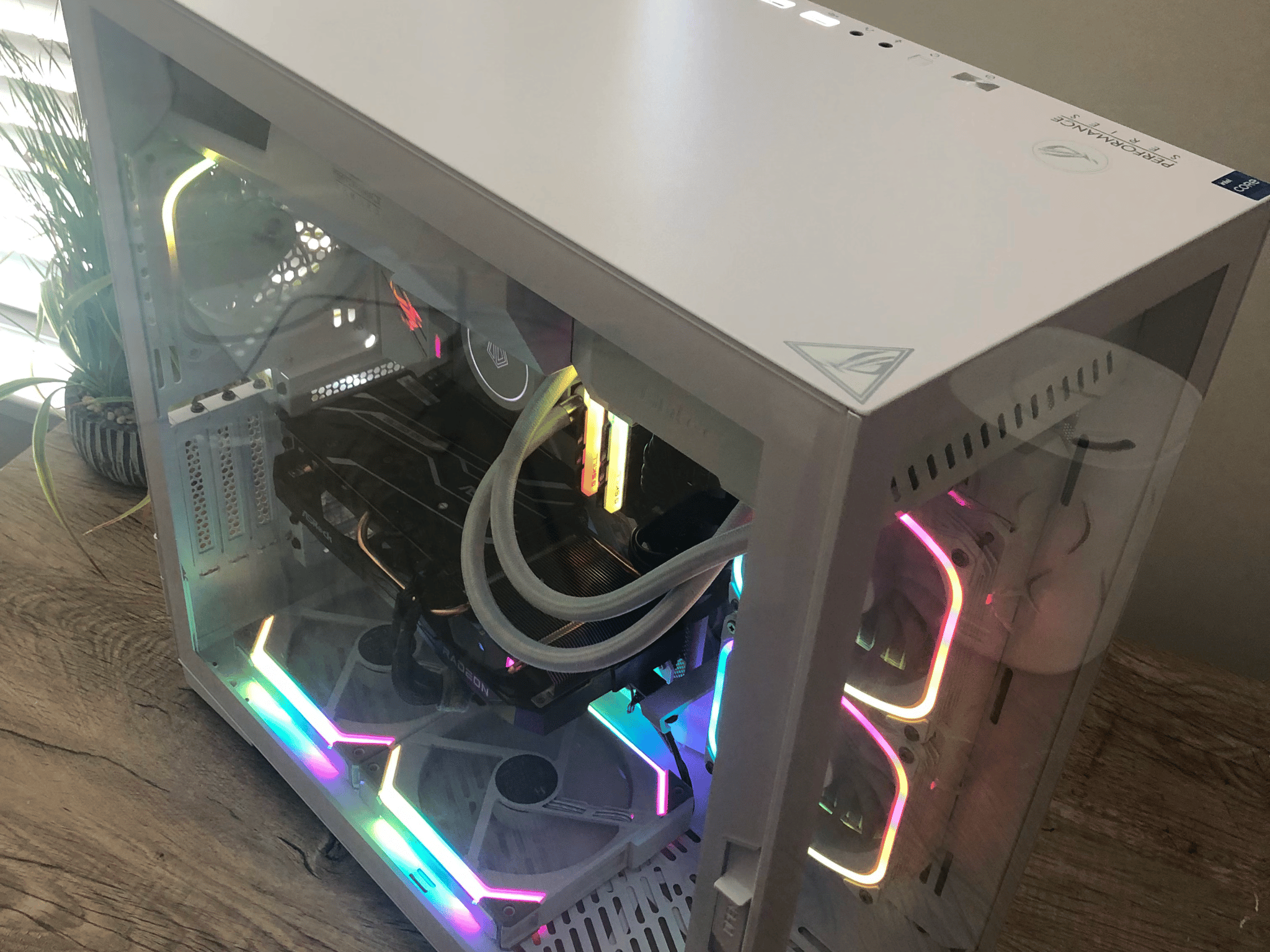 Gaming PC w/ AMD RX 6600 | Intel Core i7 12700K (White Build) Great Condition