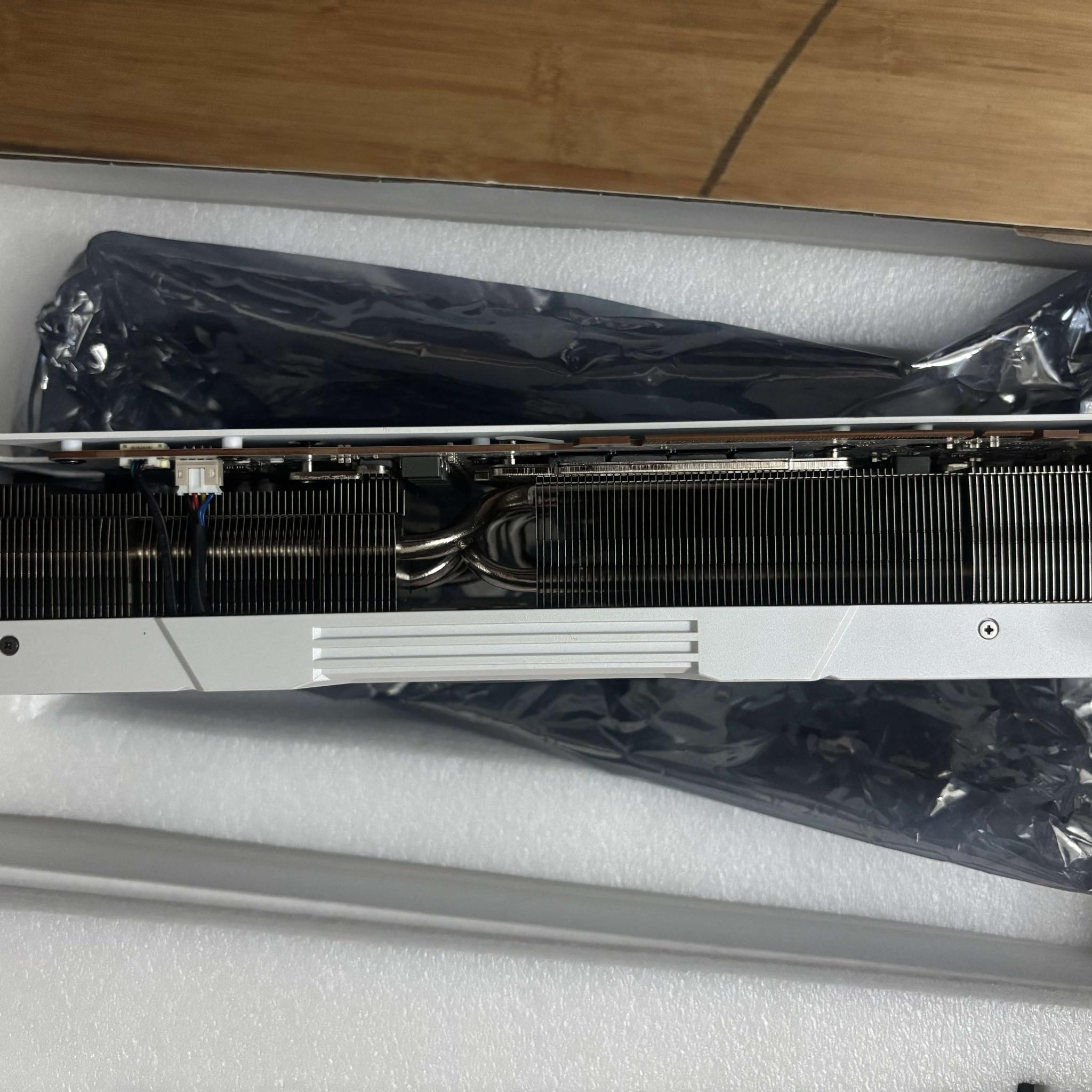 PowerColor Hellhound Spectral White Radeon RX 7900 XTX