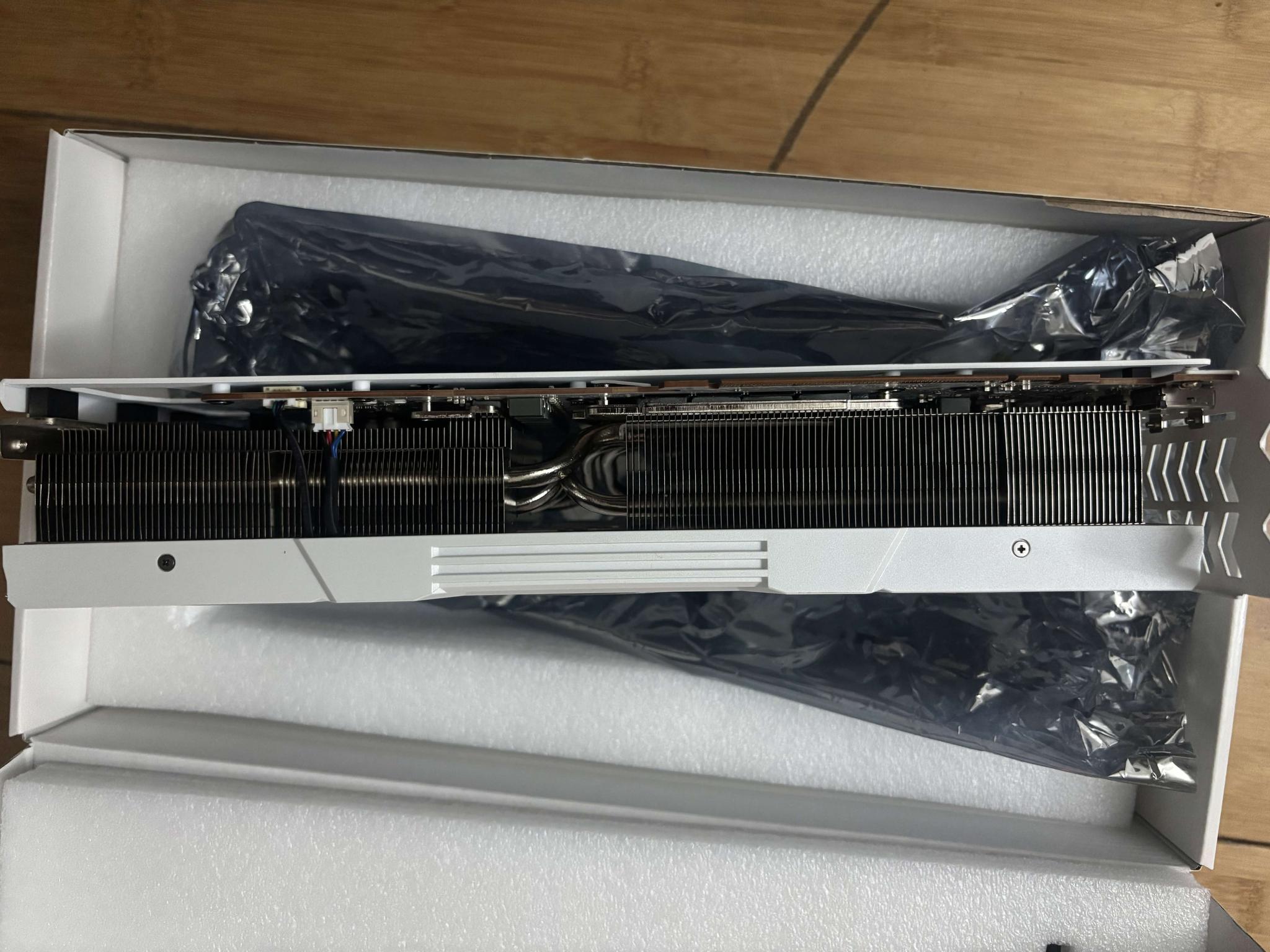 PowerColor Hellhound Spectral White Radeon RX 7900 XTX