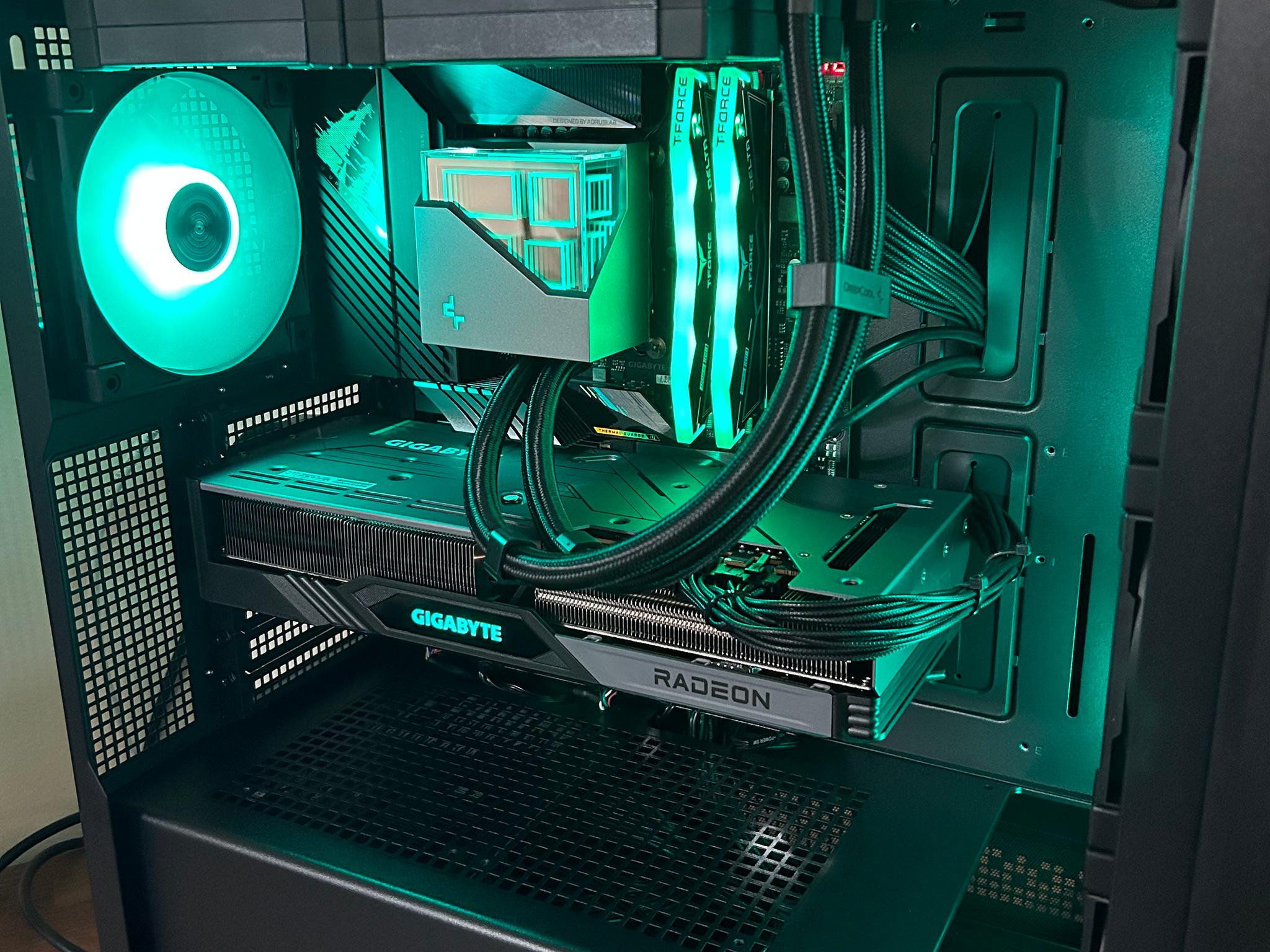 RX 7800XT 16GB | Intel i7 12700KF | 32GB DDR5 | The Digital Hero V2