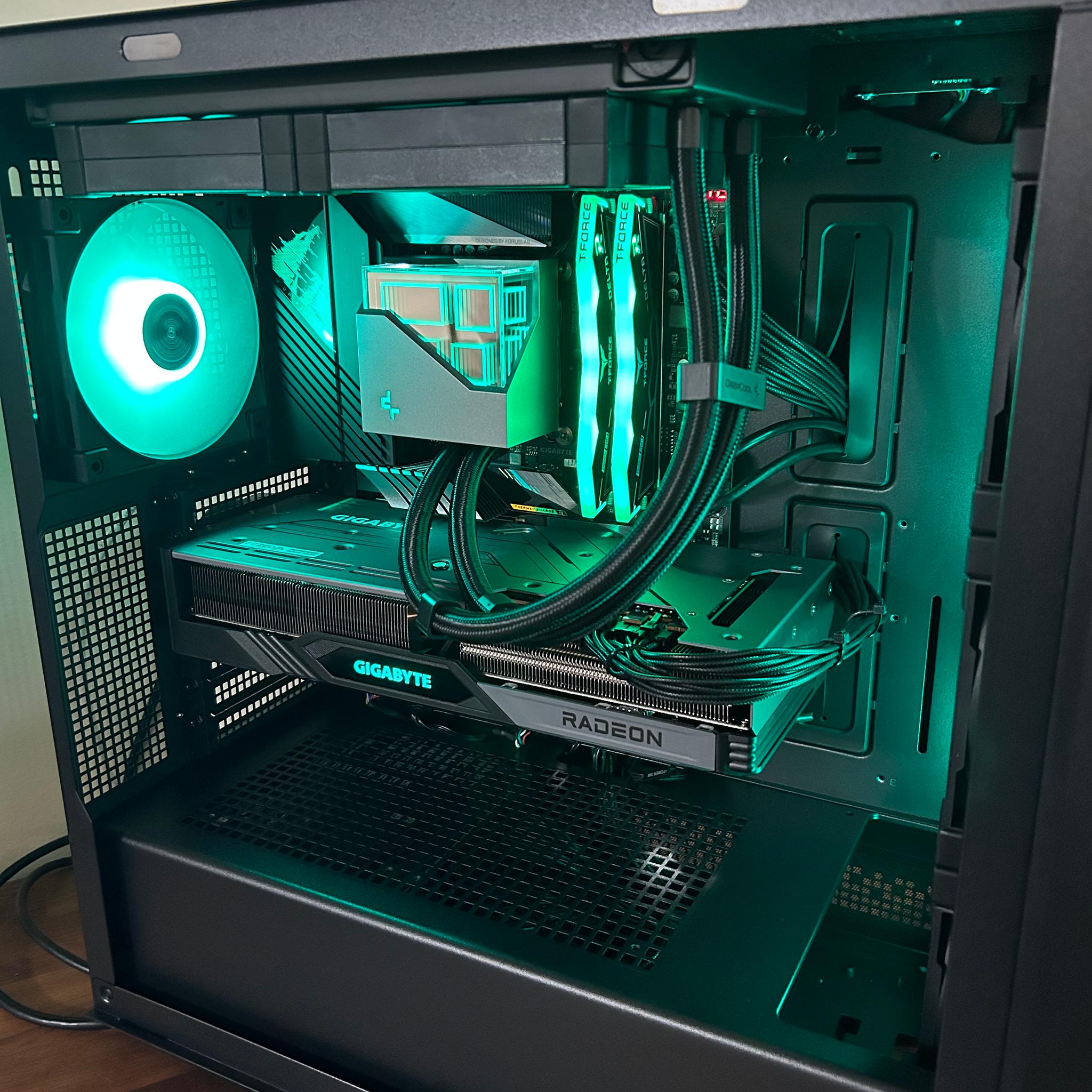 RX 7800XT 16GB | Intel i7 12700KF | 32GB DDR5 | The Digital Hero V2