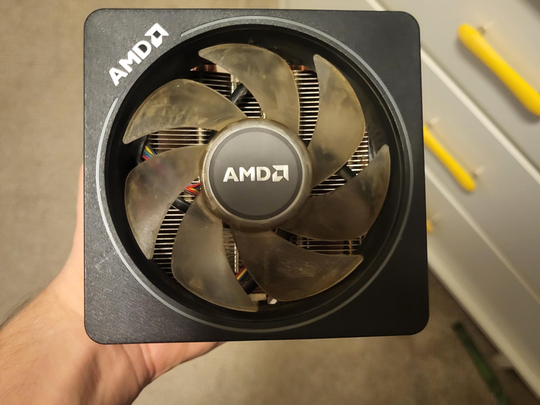 AMD Ryzen 7 3700X with Heat Sink