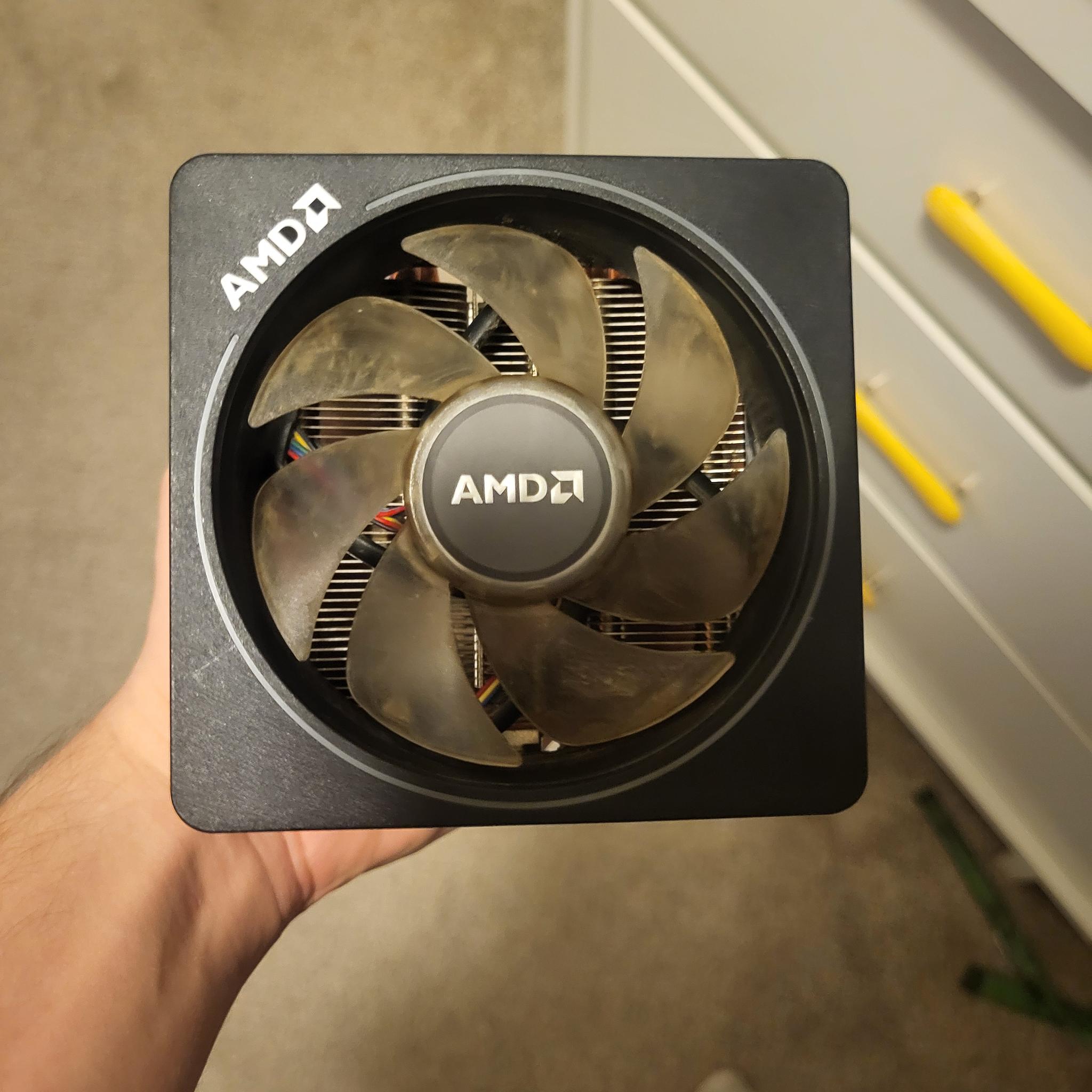 AMD Ryzen 7 3700X with Heat Sink