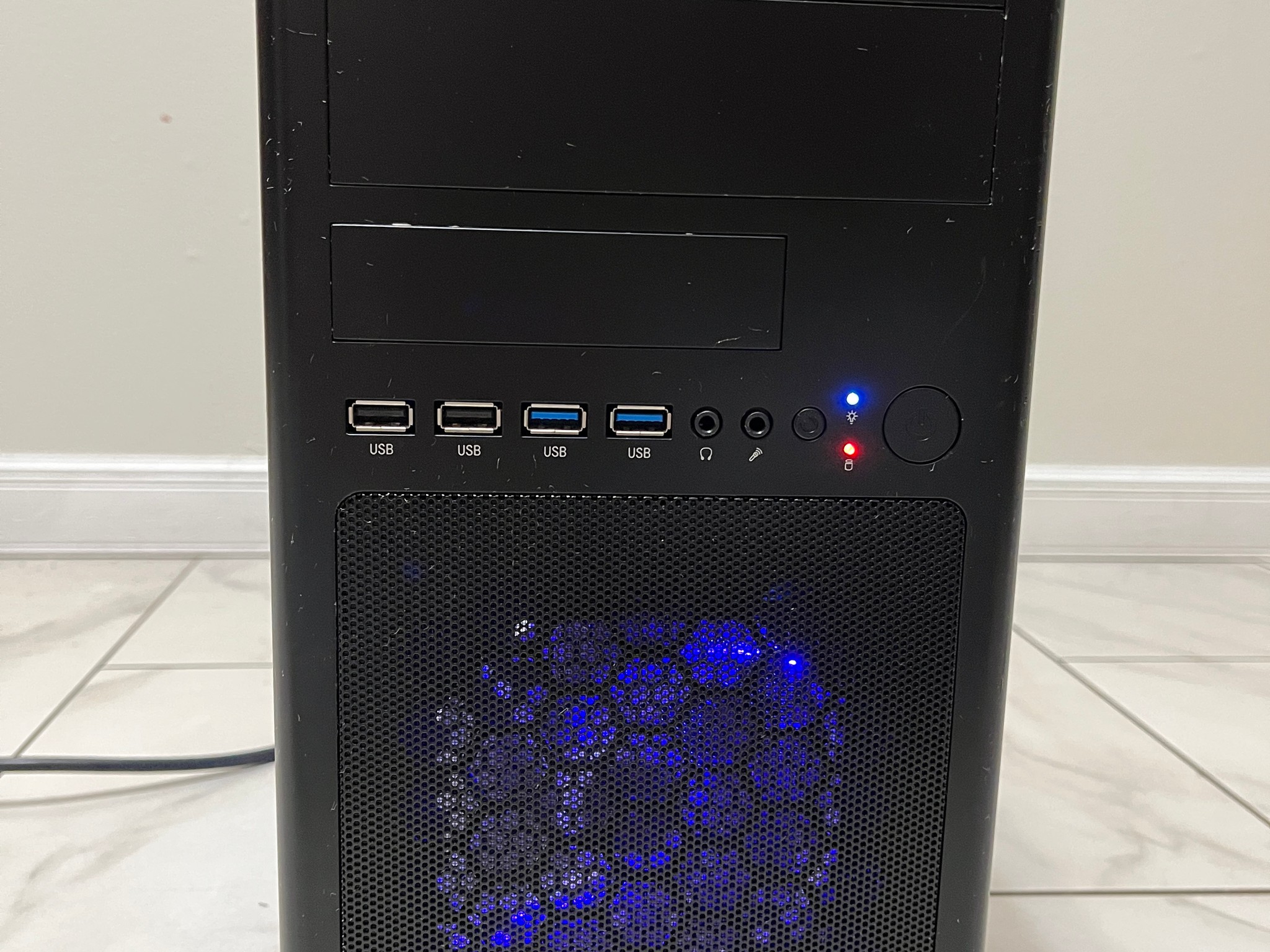 NVIDIA RTX 3060 Ti, Intel Core i5-9400f, 16GB RAM, 500GB SSD - Sleeper Gaming PC w/ Wi-Fi & BT
