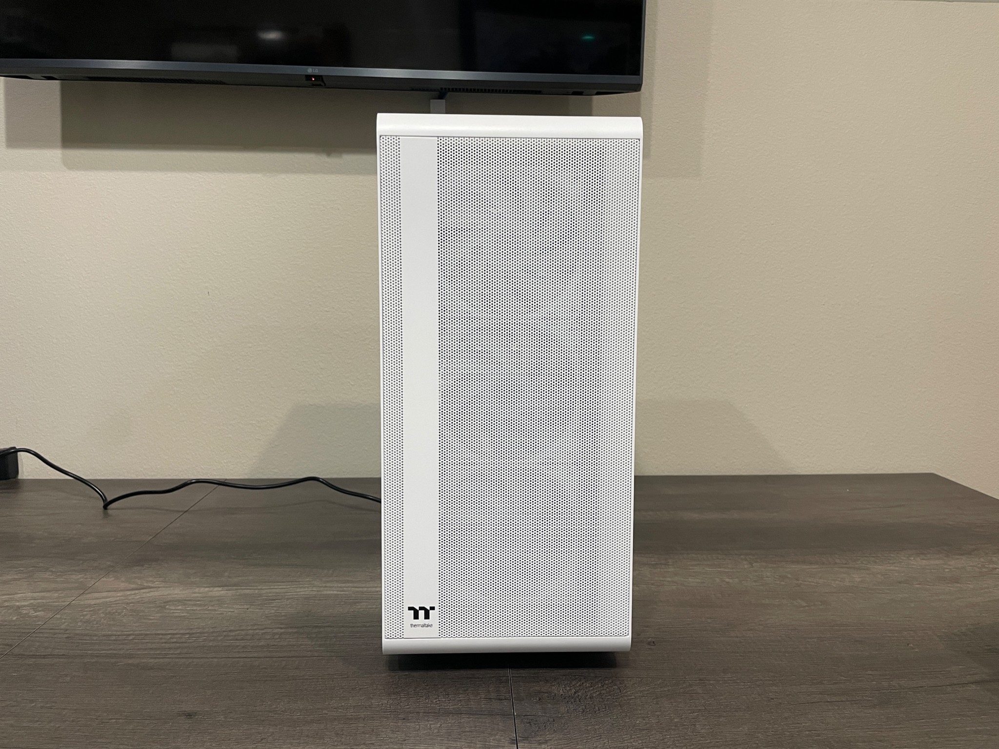 Custom White Gaming PC / ASROCK PG Velocita / Ryzen 7 3700X / RTX 2070 / 16GB / 1TB / Windows 11 Pro
