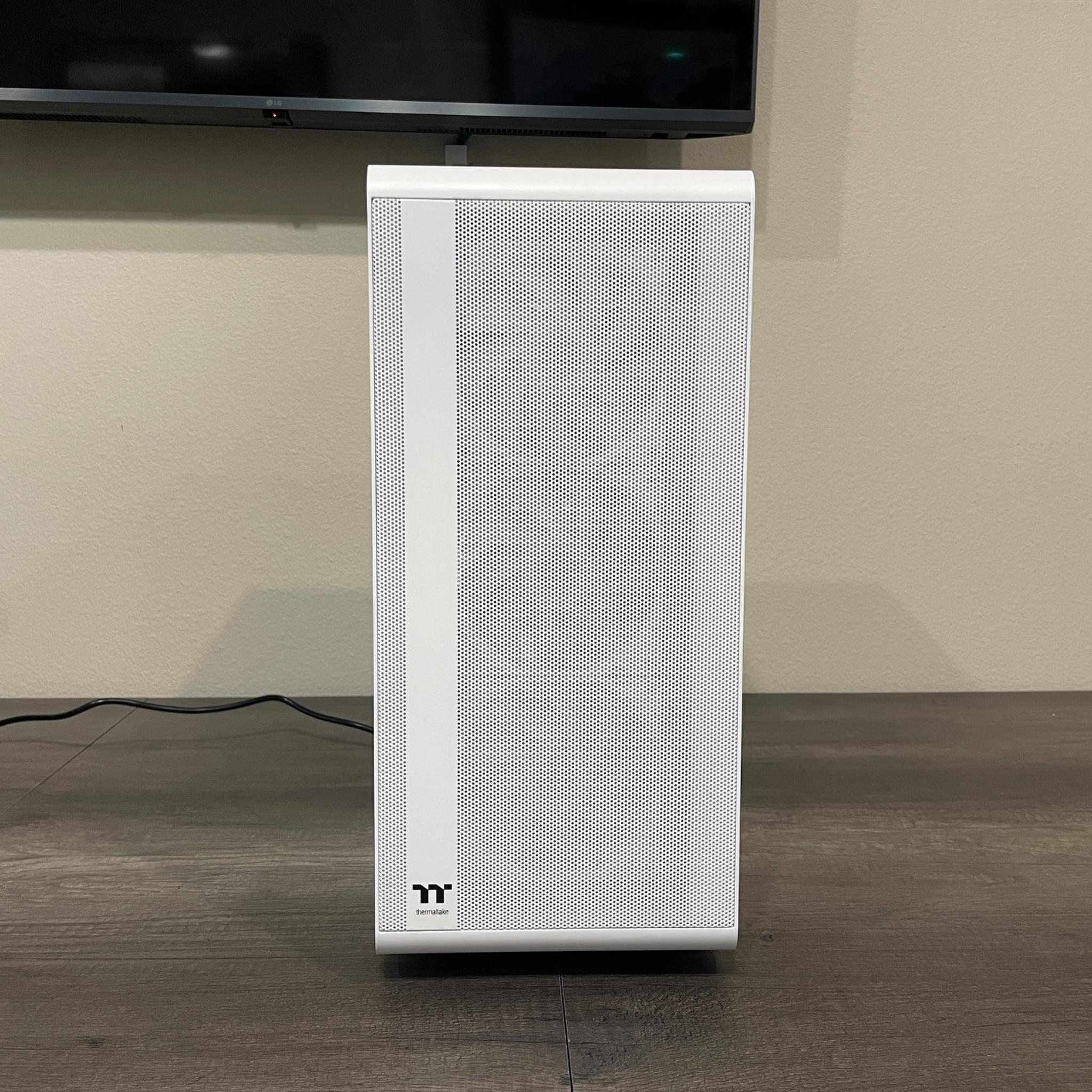 Custom White Gaming PC / ASROCK PG Velocita / Ryzen 7 3700X / RTX 2070 / 16GB / 1TB / Windows 11 Pro