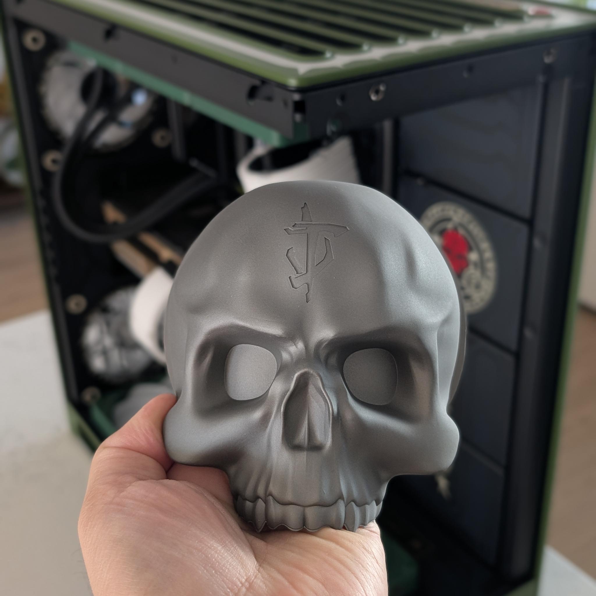 DOOM! Limited Edition - Havn HS420 - 5080 + 7800X3D + 32 GB DDR5 + 2TB Gen 5 SSD