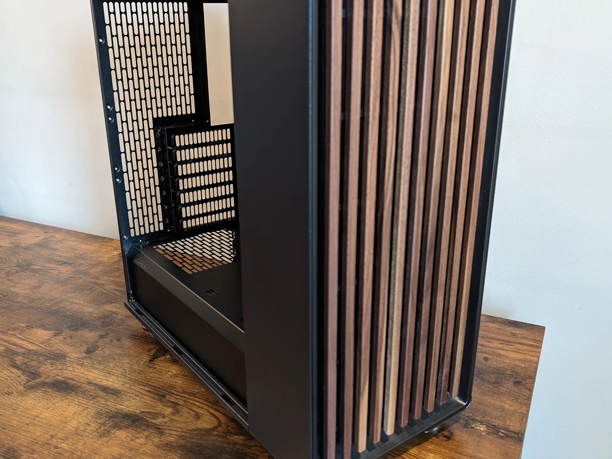 Fractal North (mesh side panel)