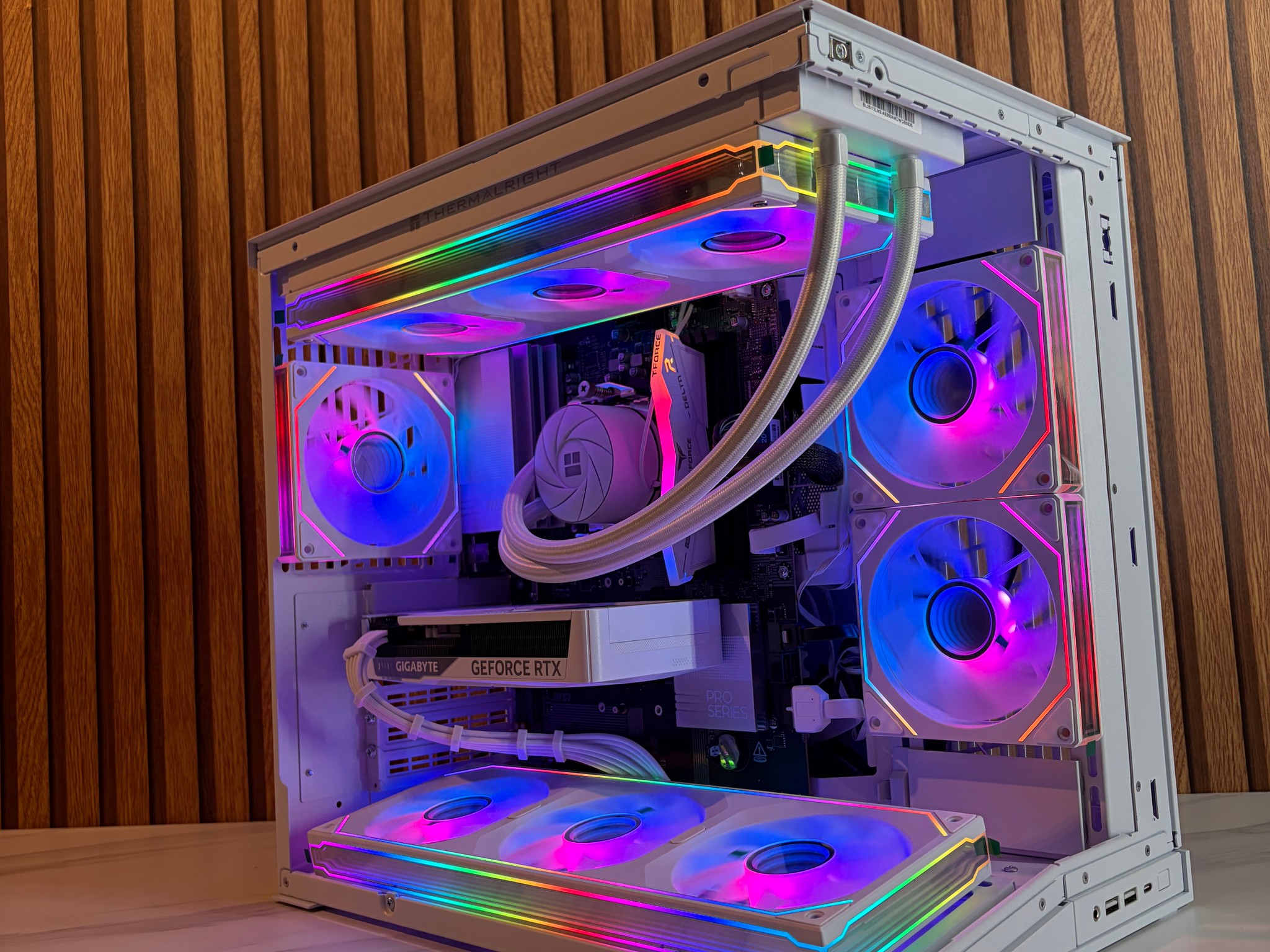 RTX 5060 | RYZEN 5 9600X | 16GB DDR5 | 2TB SSD| 360MM AIO
