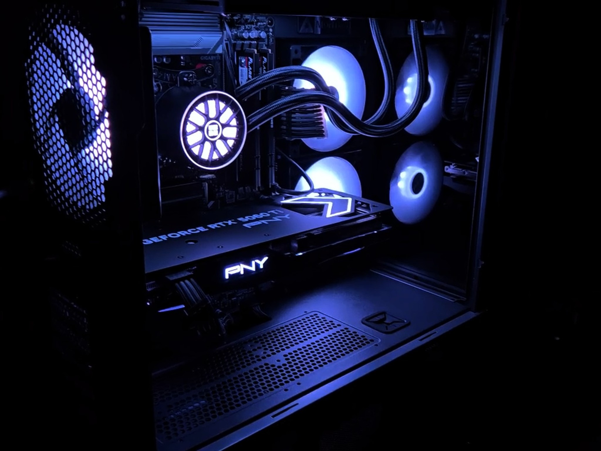 Gaming PC - Ryzen 7 7700X - RTX 5060 Ti 16GB - 32GB DDR5 6000MTs - 1TB NVMe (7000MB/s) - Windows 11
