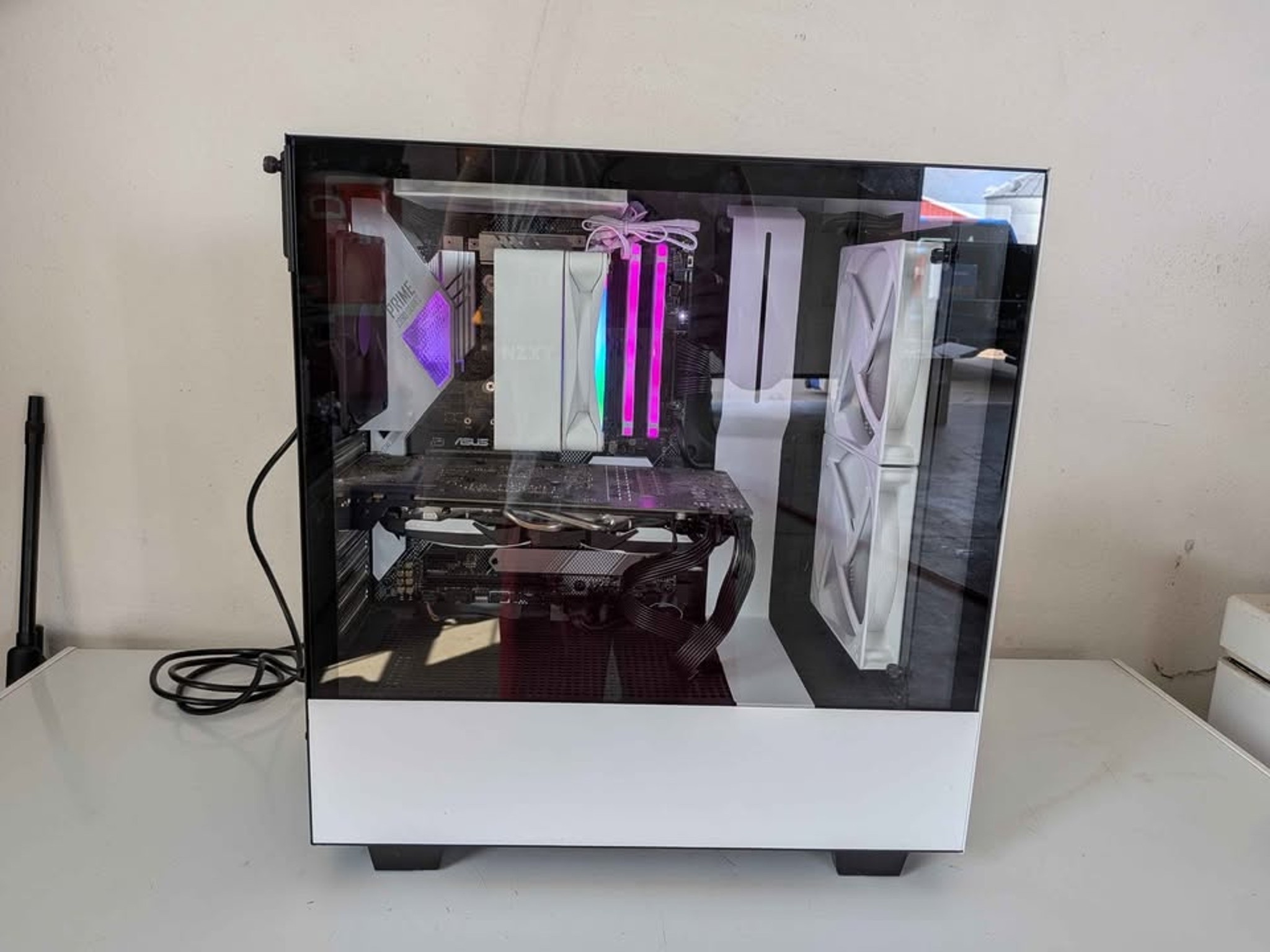 GeForce RTX 2070 Super Custom Gaming PC - Core i7-9700, 16GB RAM, 512GB SSD