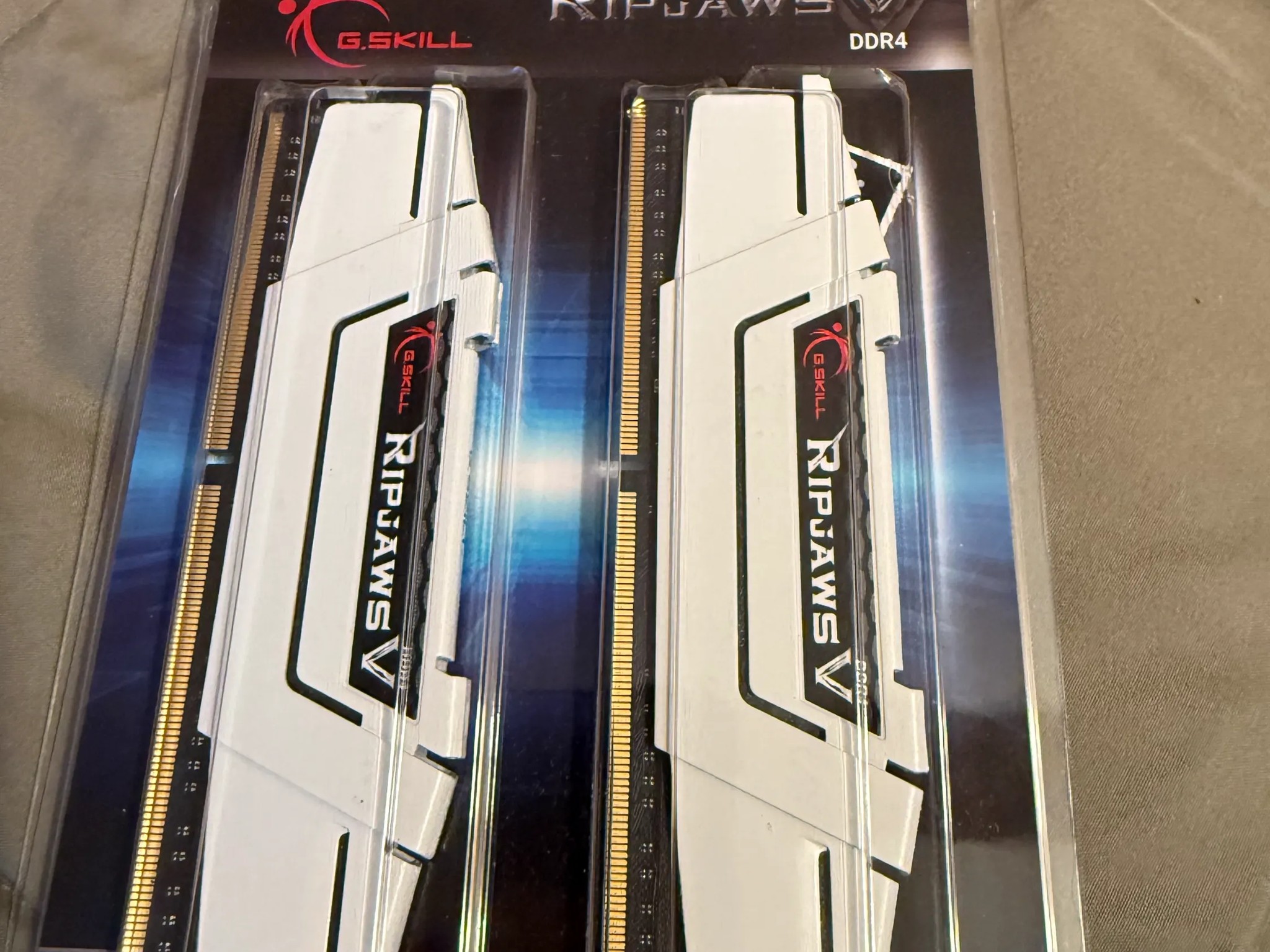 G.SKILL Ripjaws V Series DDR4 RAM 32GB (2x16GB) 3600MT/s CL18-22-22-42 1.35V - White