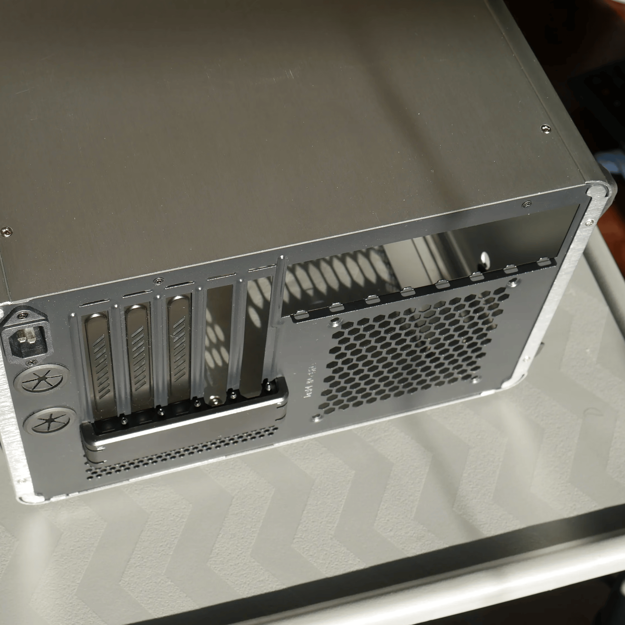 Raijinetek STYK Mini Tower Case- Silver