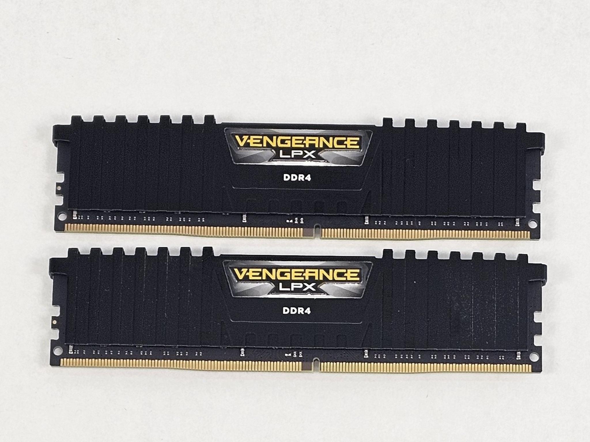 32GB DDR4 (2x16GB) CL18 3600MT/s Corsair Vengeance LPX