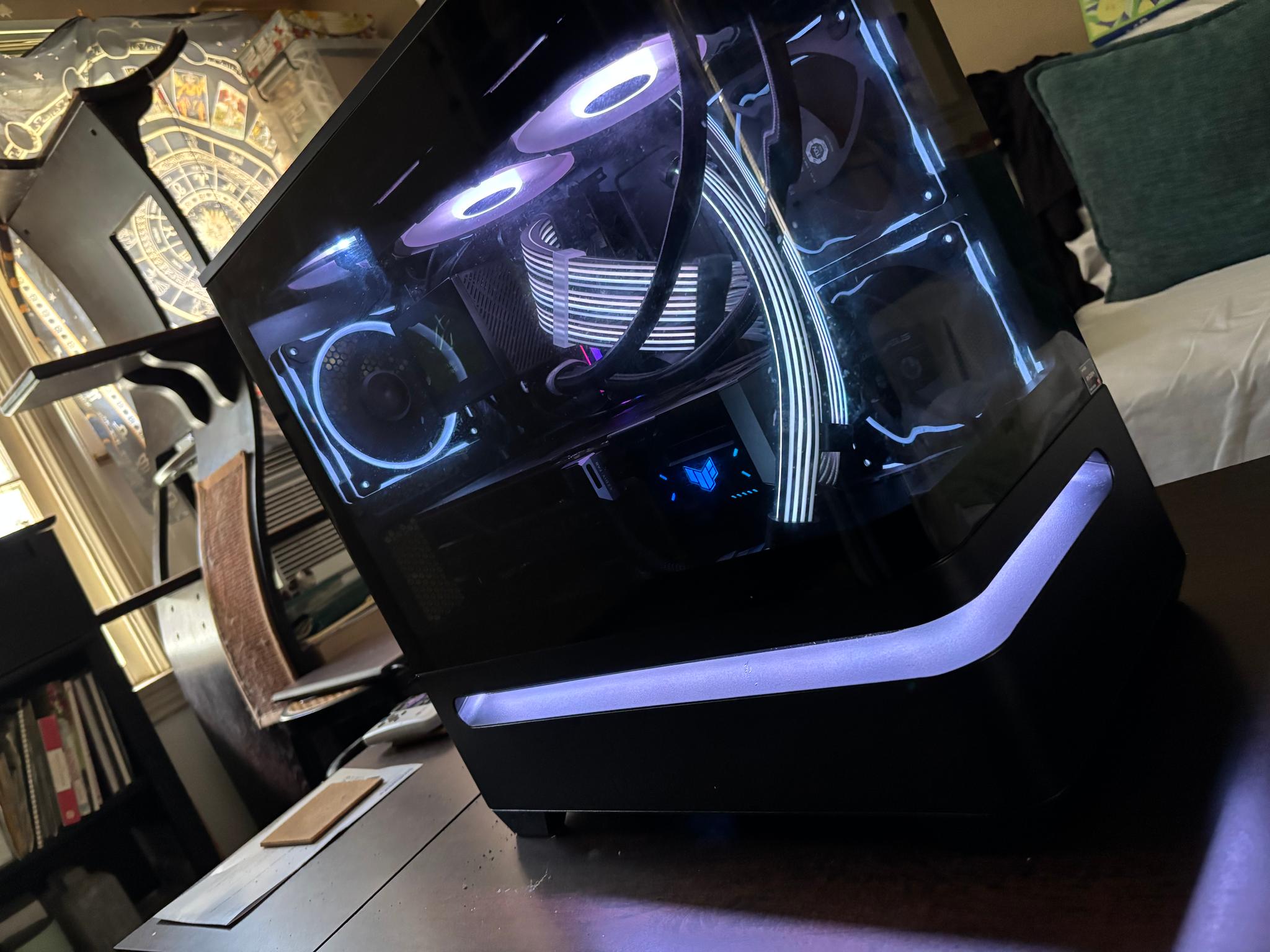 AMD Ryzen 5 9600X l GeForce RTX 5070 12gb l G.Skill Trident Z5 Neo 32GB DDR5 l 2 TB storage