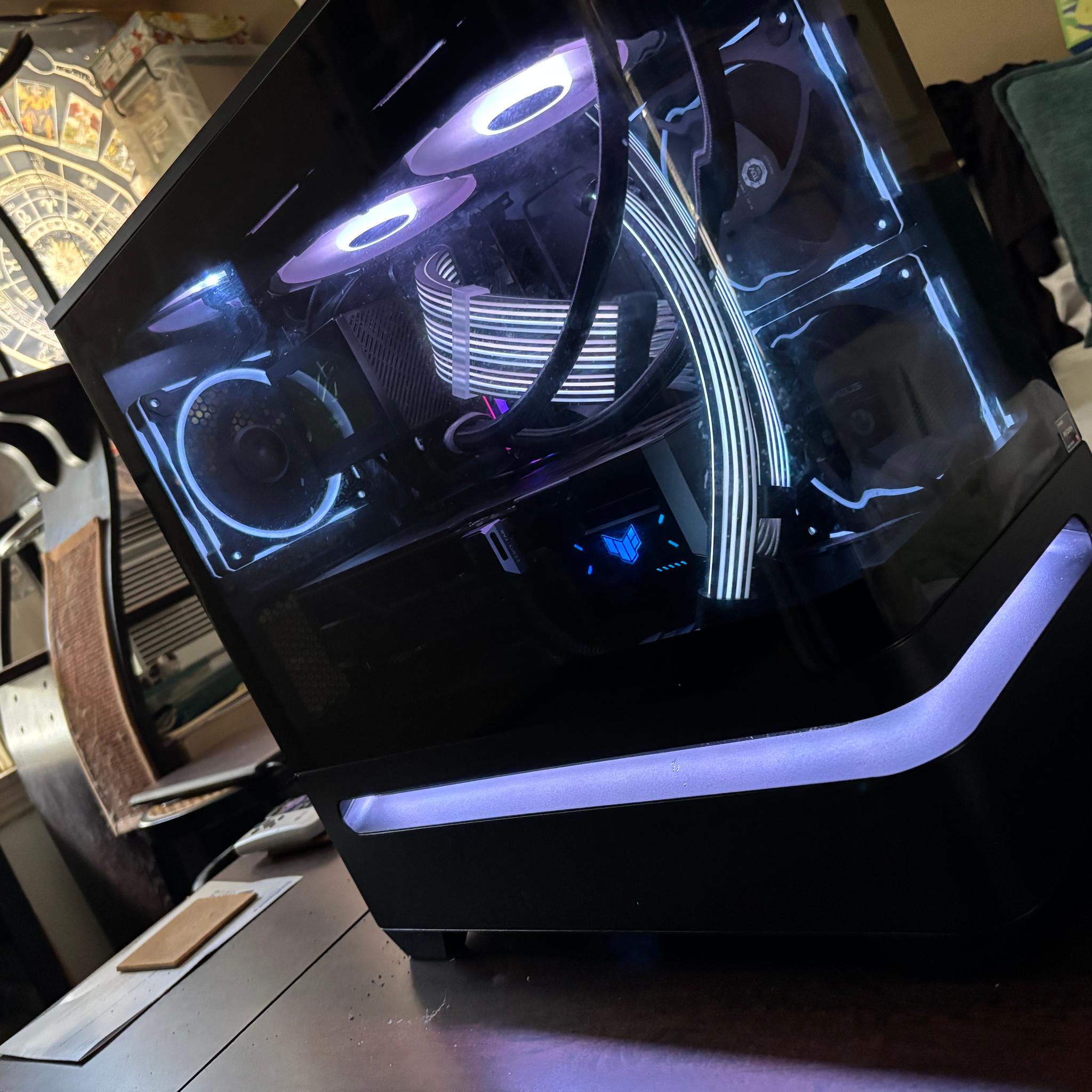 AMD Ryzen 5 9600X l GeForce RTX 5070 12gb l G.Skill Trident Z5 Neo 32GB DDR5 l 2 TB storage