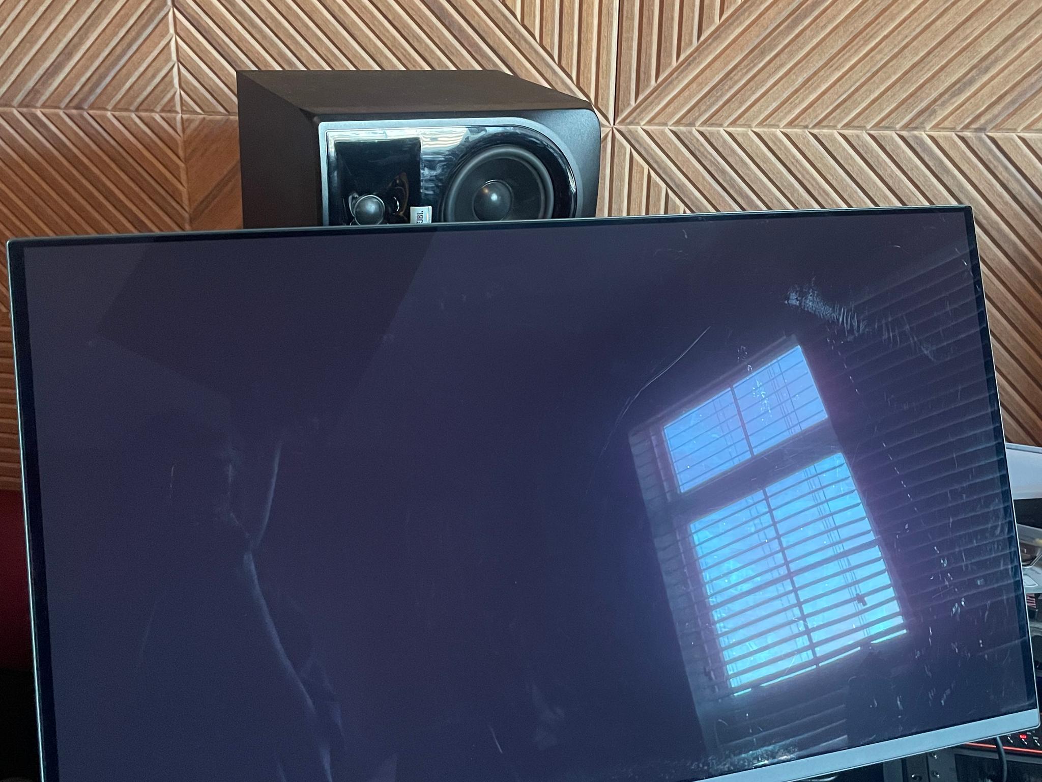AORUS (FO32U2P) 32" QD-OLED 4K Gaming Monitor (240hz)