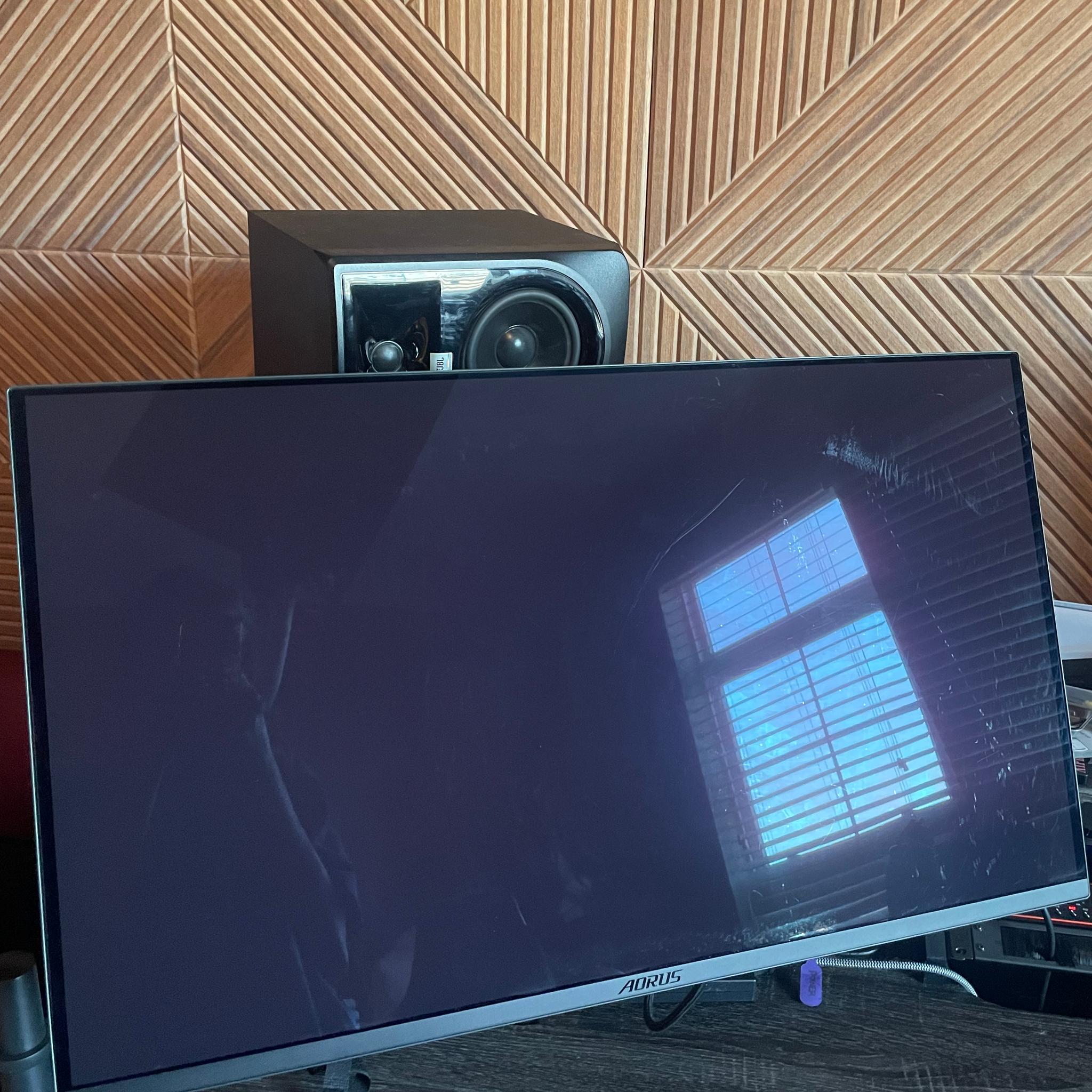 AORUS (FO32U2P) 32" QD-OLED 4K Gaming Monitor (240hz)