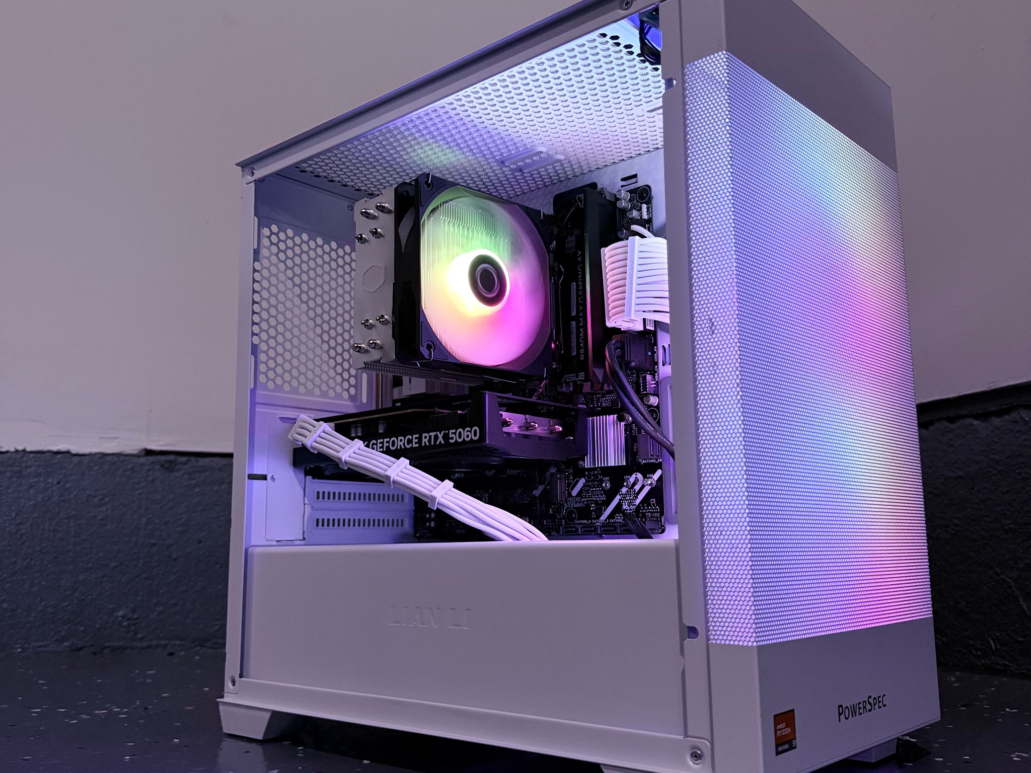 ❄️"Arctic Pearl"⚪️| 1440p Gaming | Ryzen 5 7500X3D | RTX 5060 | 16GB DDR5 Ram | 1TB NVMe SSD