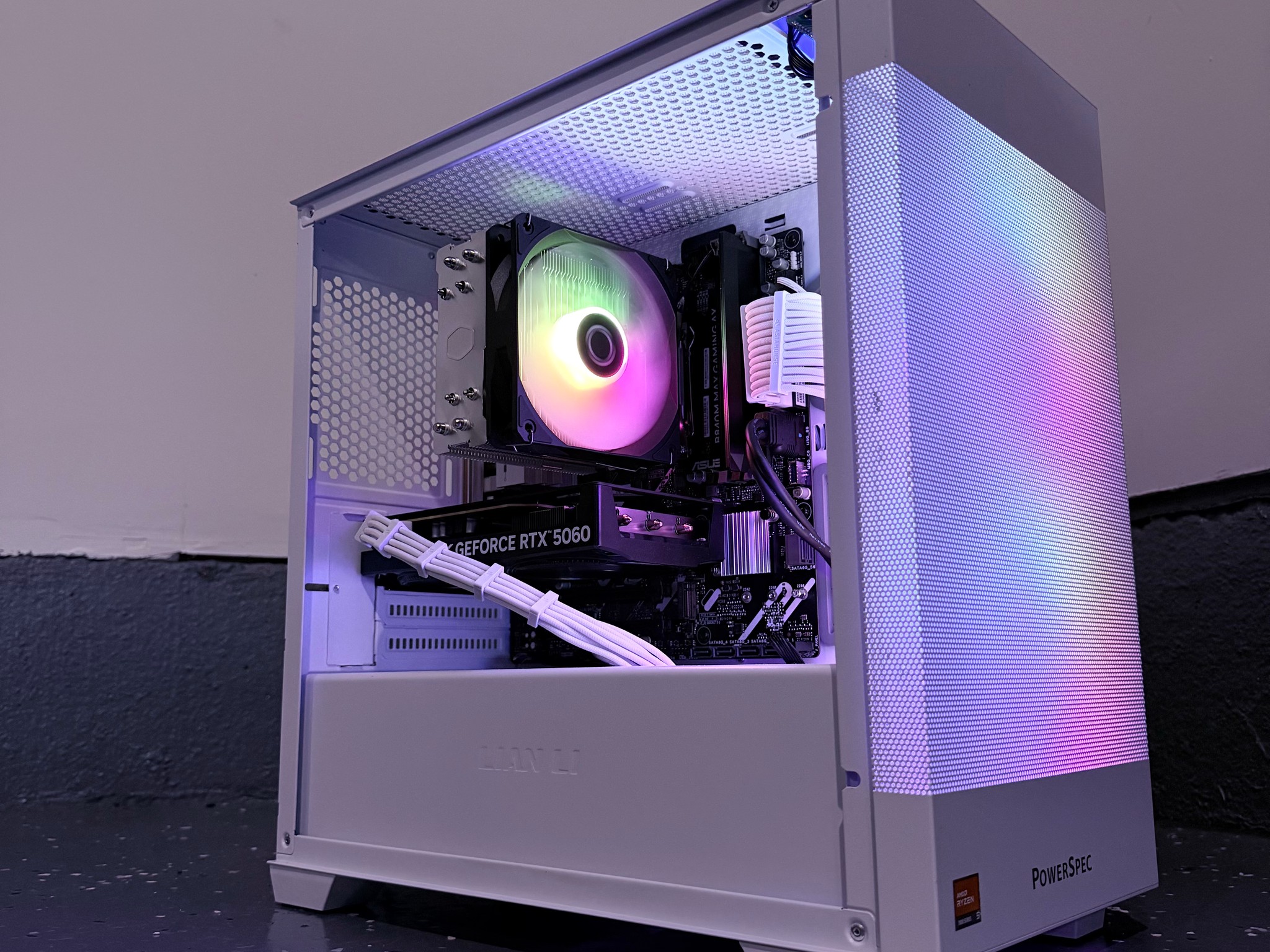 ❄️"Arctic Pearl"⚪️| 1400p Gaming | Ryzen 5 7500X3D | RTX 5060 | 16GB DDR5 Ram | 1TB NVMe SSD