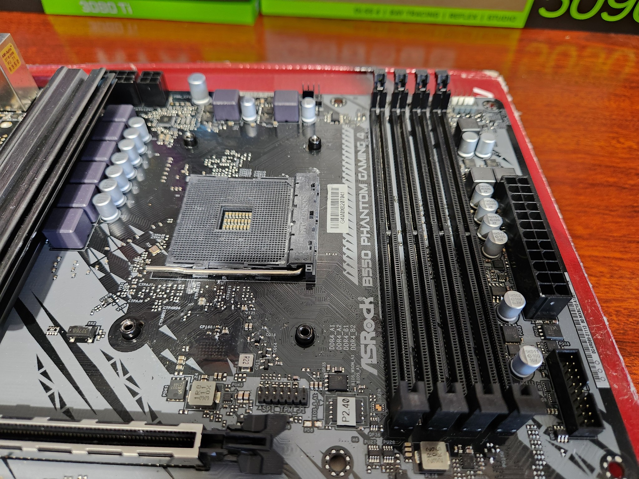 *FOR PARTS* ASRock B550 Phantom Gaming 4/ac AM4 AMD B550 SATA 6Gb/s ATX AMD Motherboard