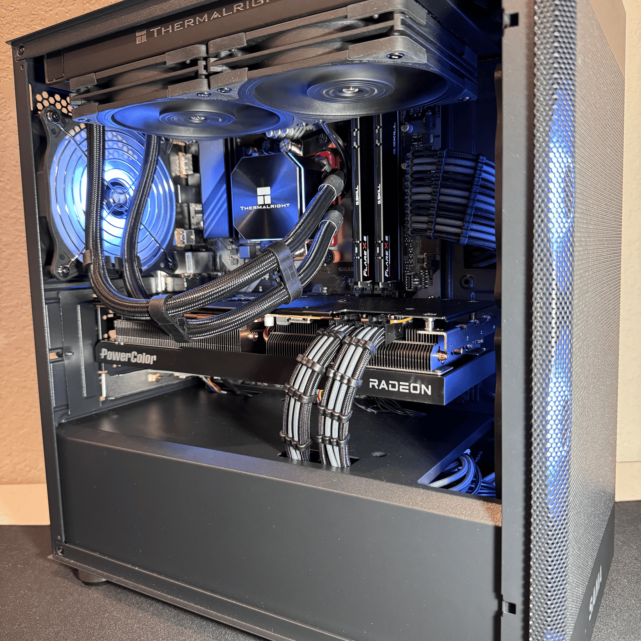 Ryzen 7600x + RX 7700XT Build