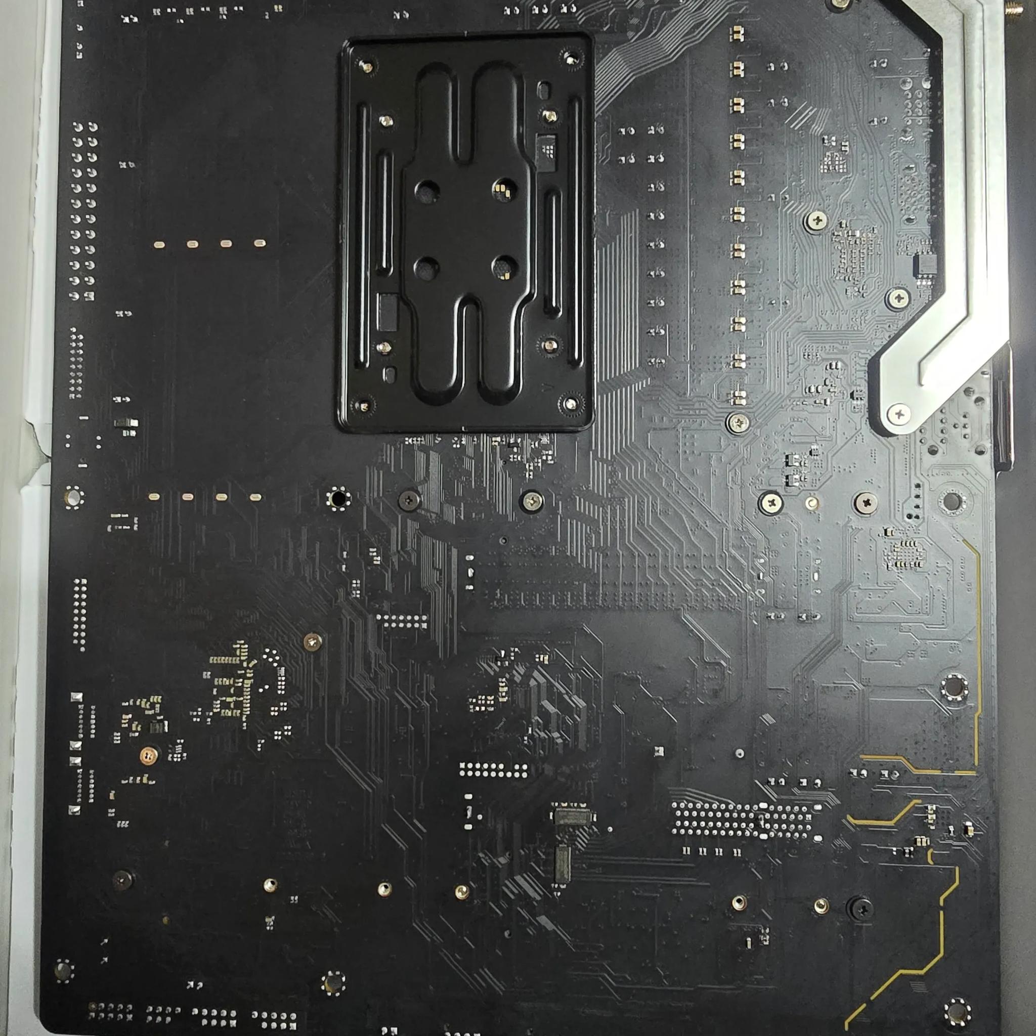 ASRock x870 Riptide, 9800x3D, 4TB 990 Pro Bundle