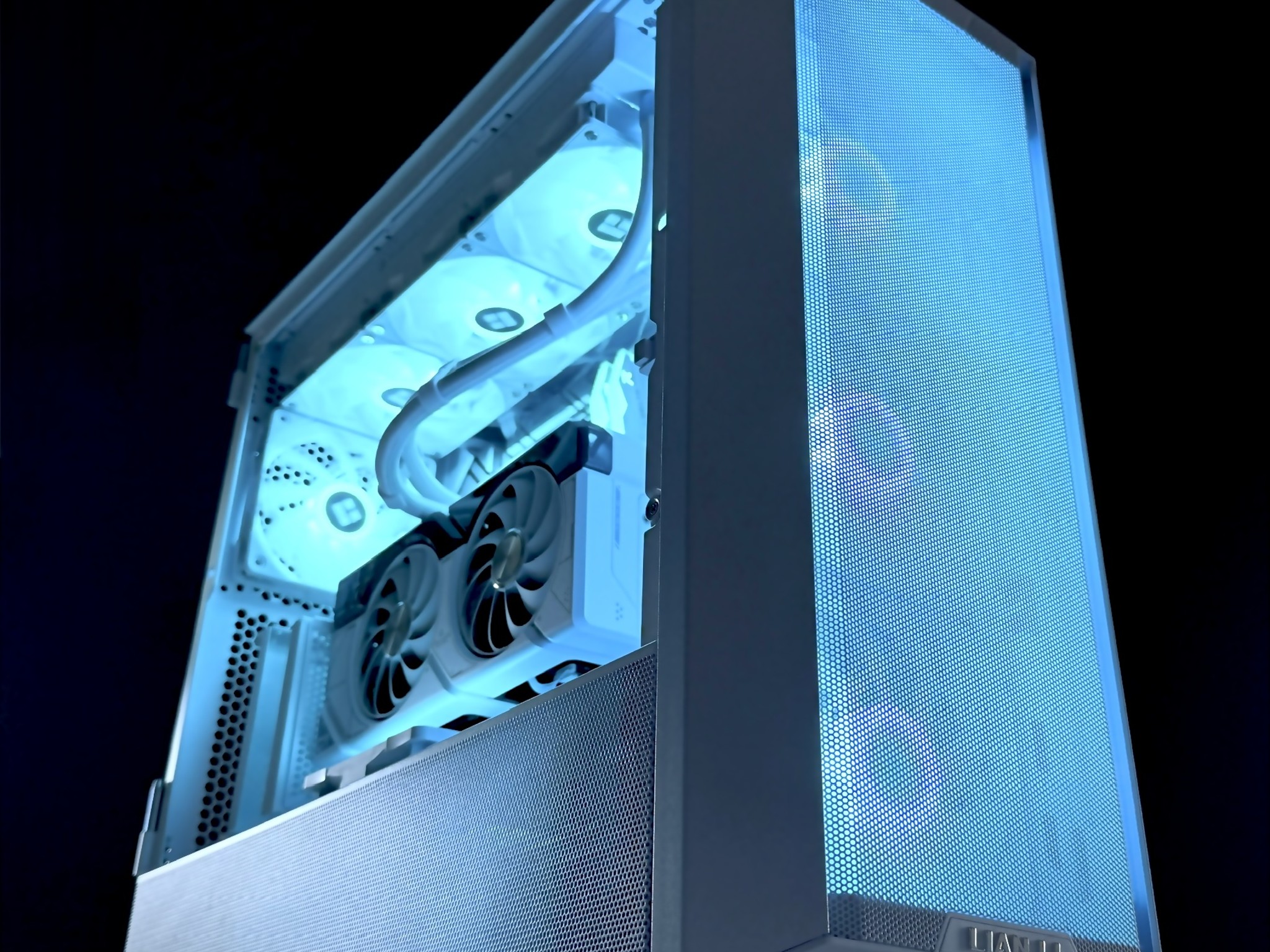 ❄️🤍Fresh Snow🤍❄️🤍RTX Streaming/Gaming PC⚪ RTX 4070 Super 12GB⚪AMD Ryzen 7 7800X3D⚪32GB DDR5⚪2TB NVME
