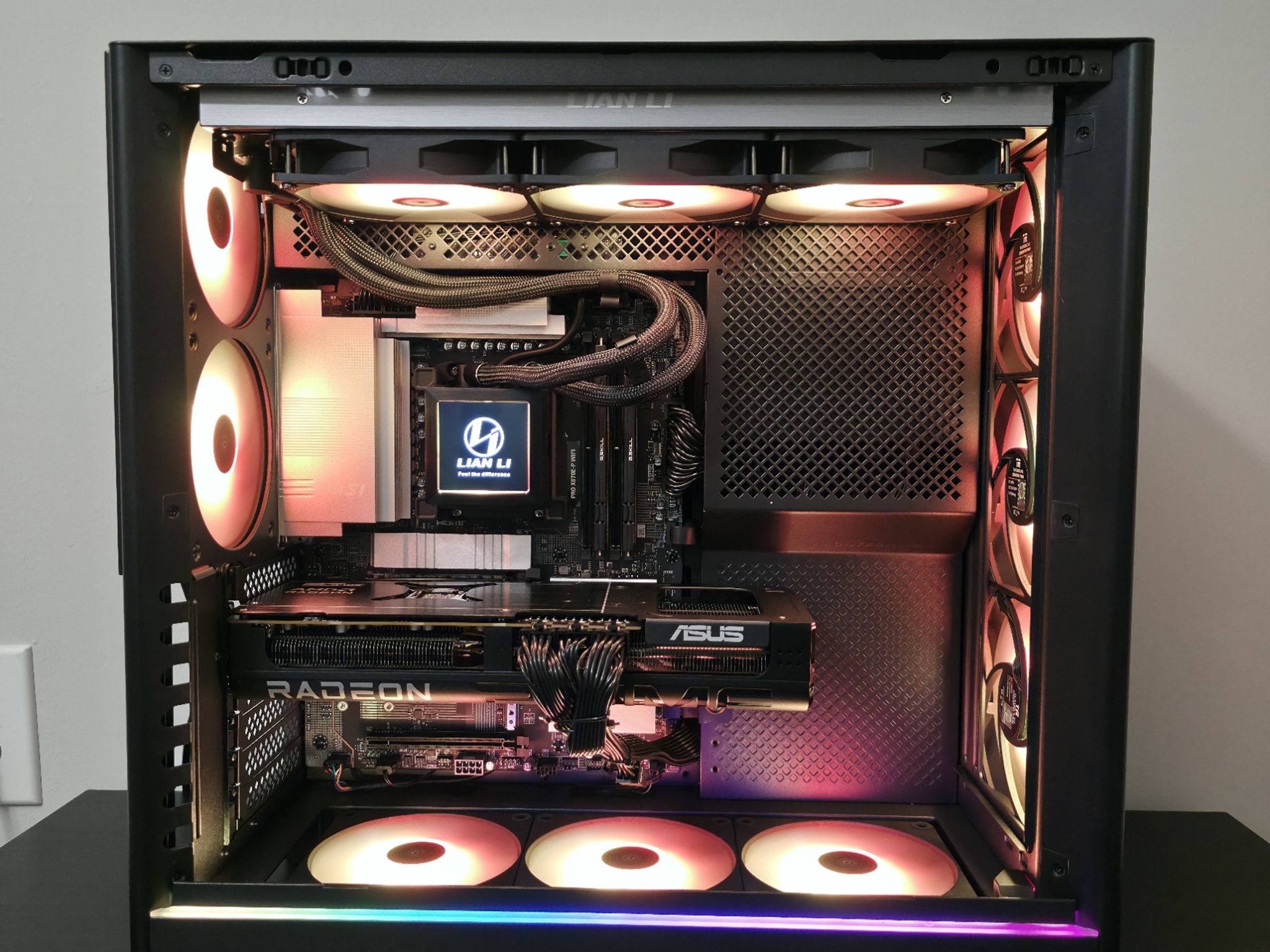 Midnight Hydra | RX 9070XT | Ryzen 5 7600X3D | 32 GB | 2TB SSD | 850W Gold PSU