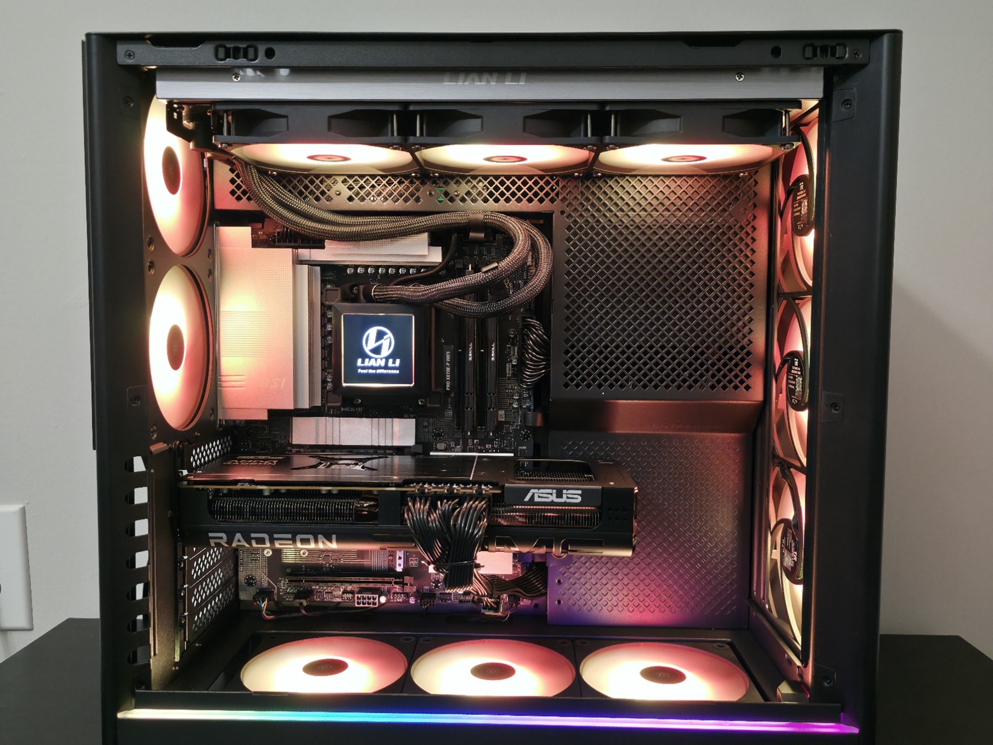 Midnight Hydra | RX 9070XT | Ryzen 5 7600X3D | 32 GB | 2TB SSD | 850W Gold PSU