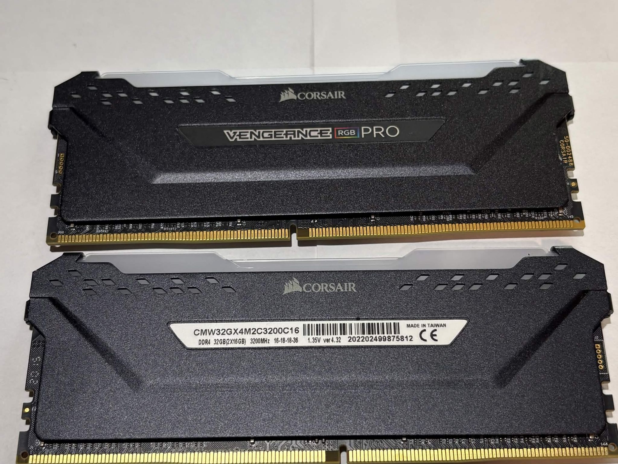 Corsair Vengeance RGB Pro 32GB (2x16GB) DDR4-3200 CL16 Memory Kit
