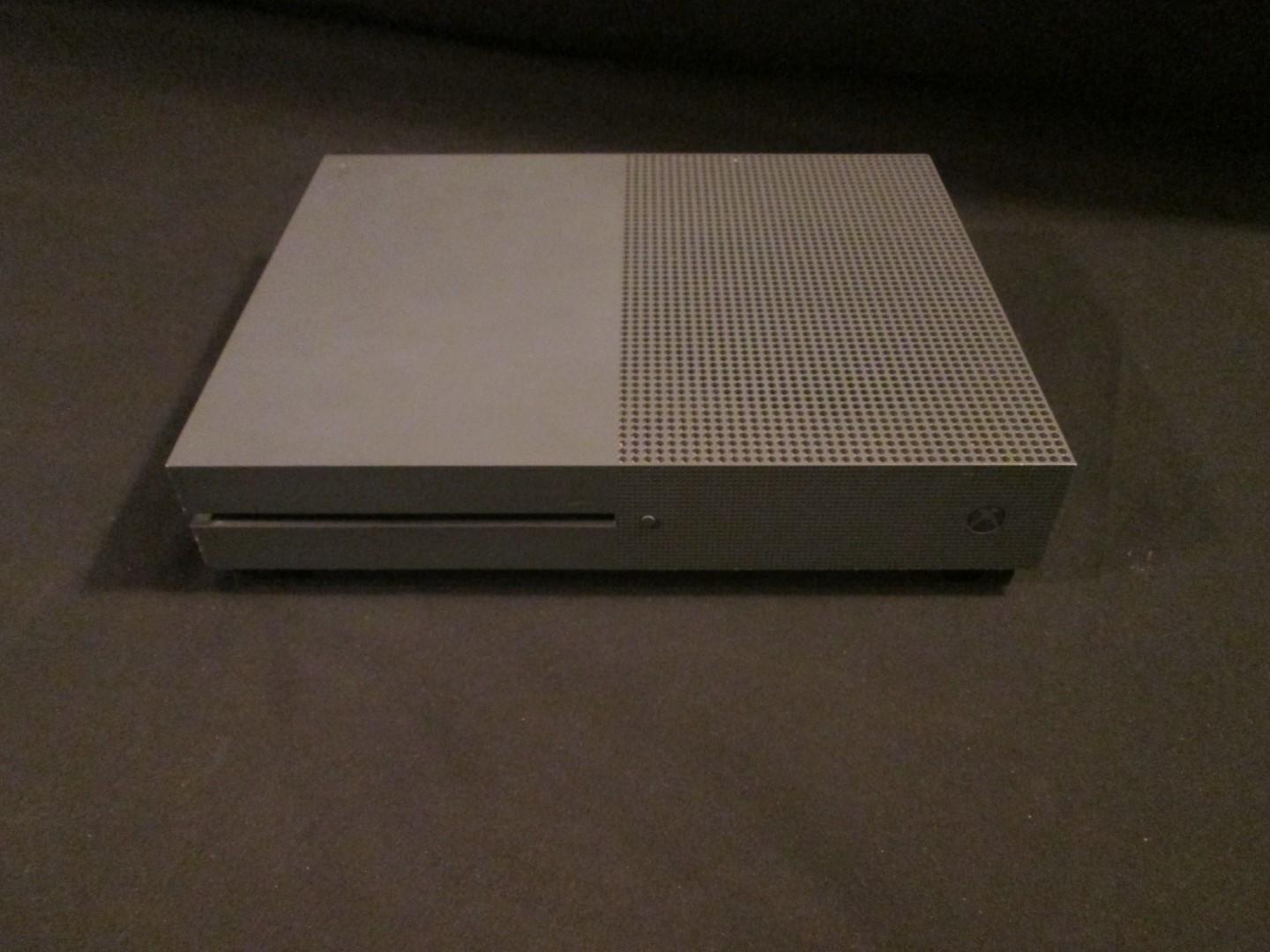 Xbox One S Gears Of War Limited Edition