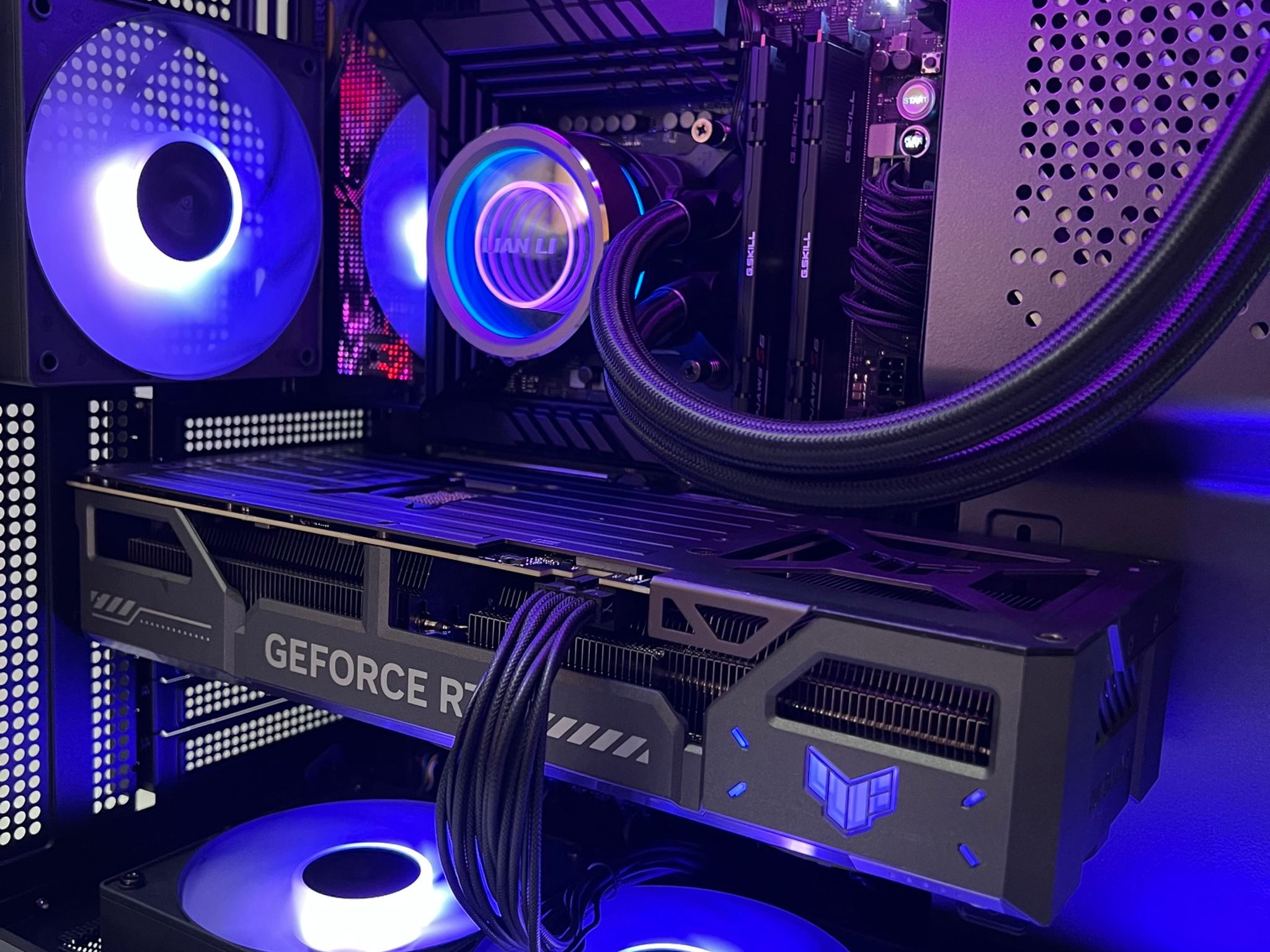 GeForce RTX 5070 Custom Gaming PC - Core i7-14700K 32gb DDR5