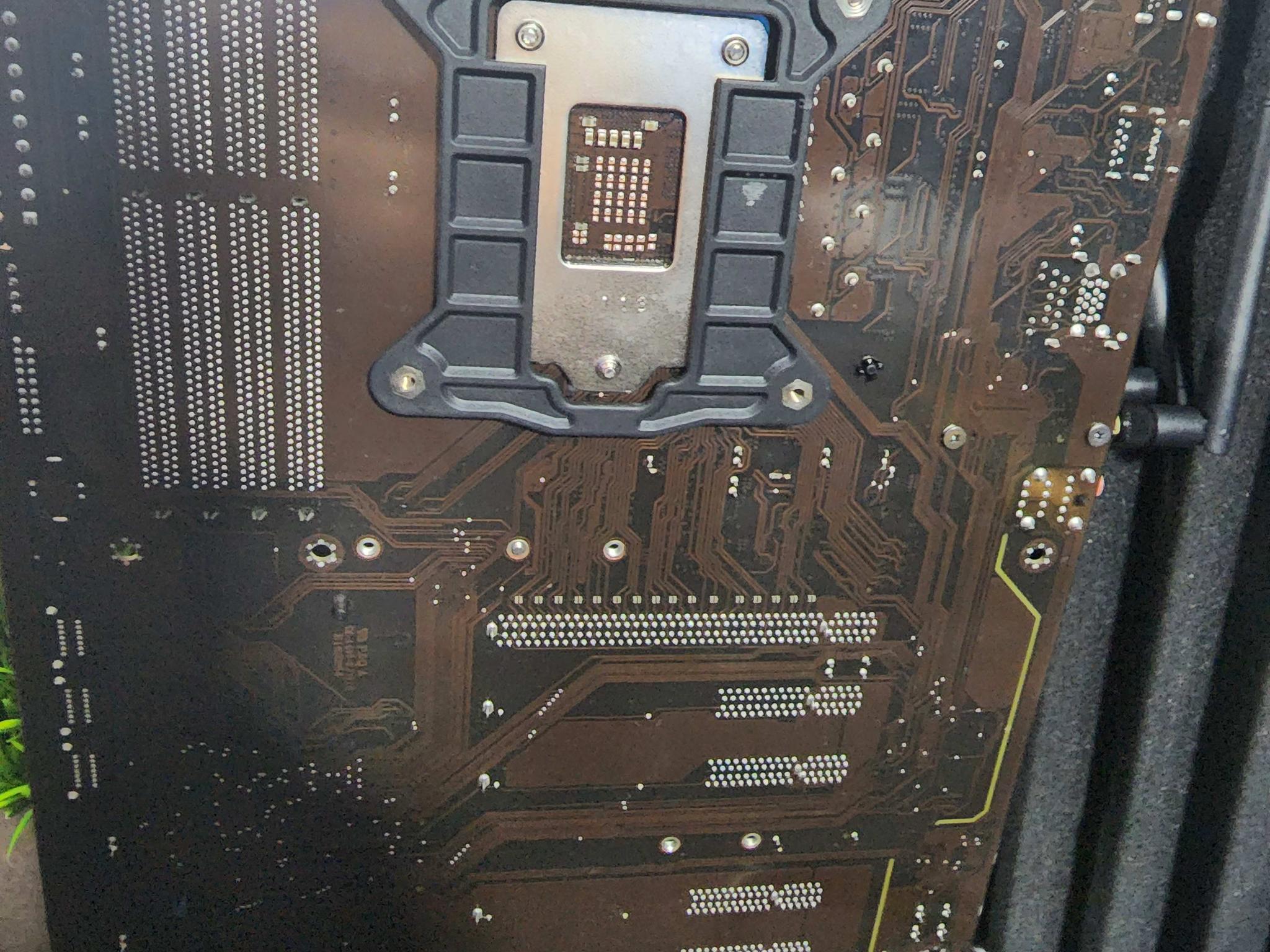 GIGABYTE B560 DS3H AC + i5 10400F + ARGB Cooler combo 