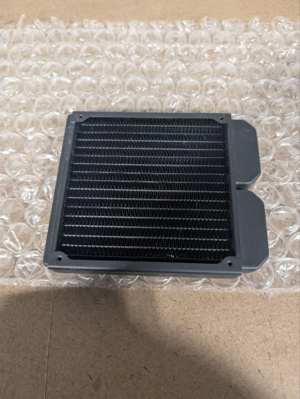 Darkside Single LP140 Extra Slim Radiator (DS-1126)