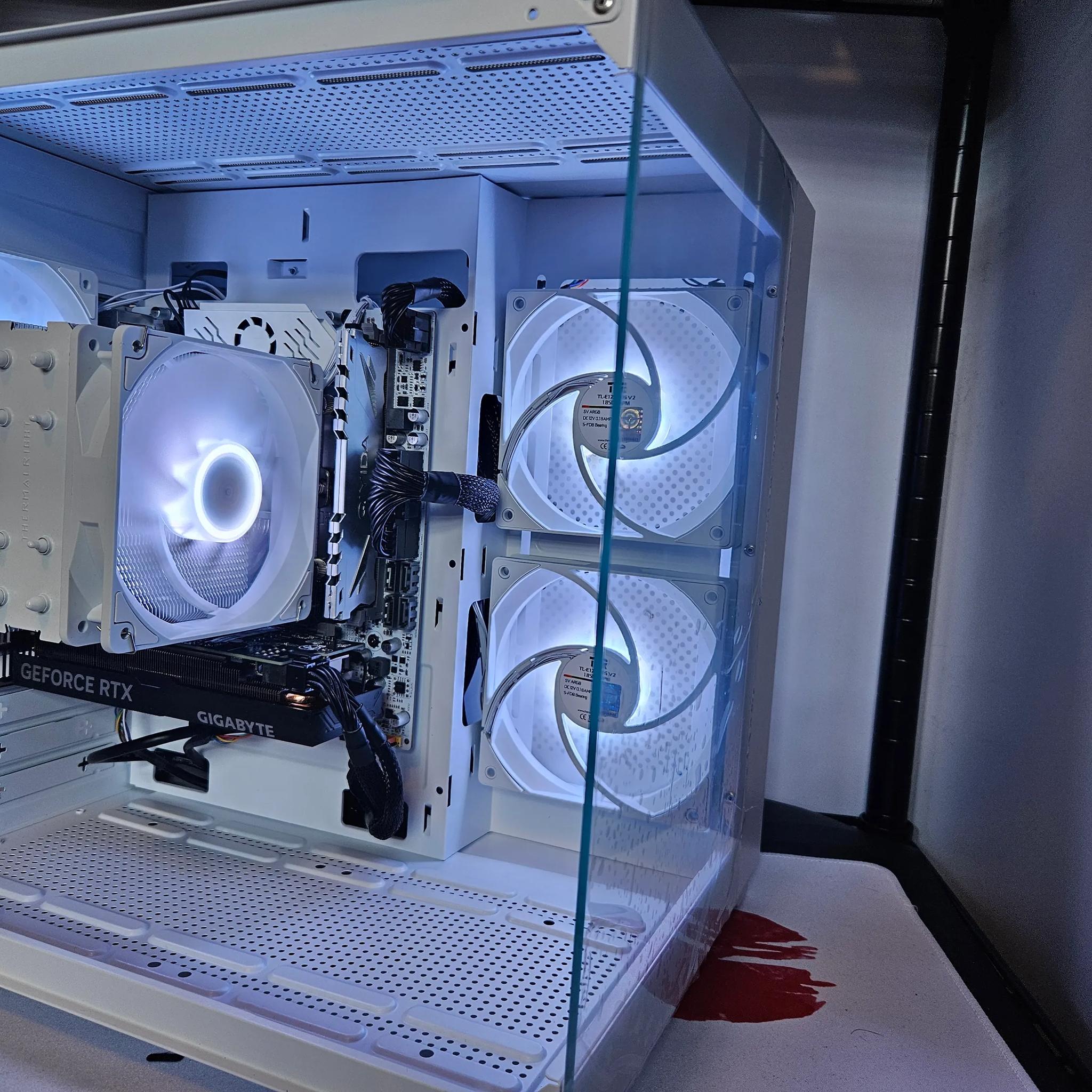 Dent sale Arctic Rig Intel 14 Core / 32GB DDR4 / 2TB SSD / RTX 4060