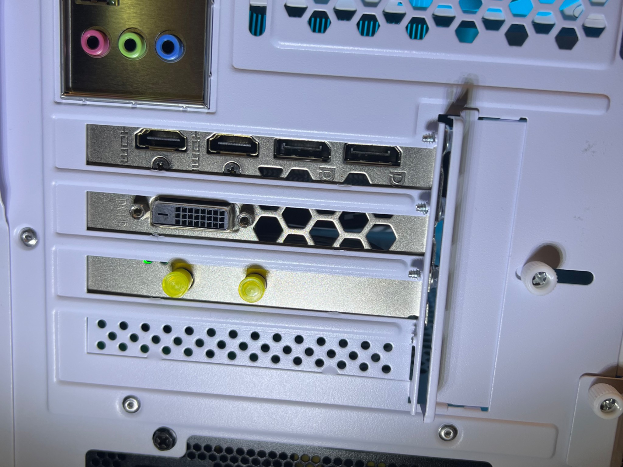 Intel 10 Core White Gaming PC RX 580 1tb SSD 32GB RAM WIFi WINDOWS 10 Pro