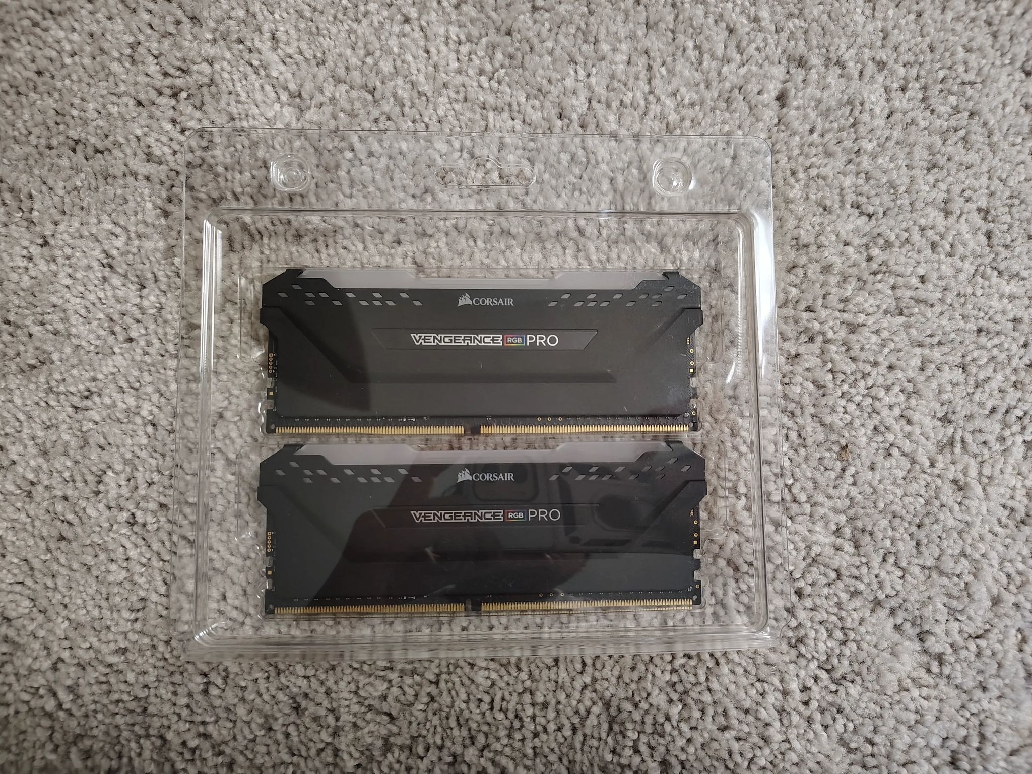 16GB DDR4 3000 MHZ CORSAIR VENEGANCE RGB